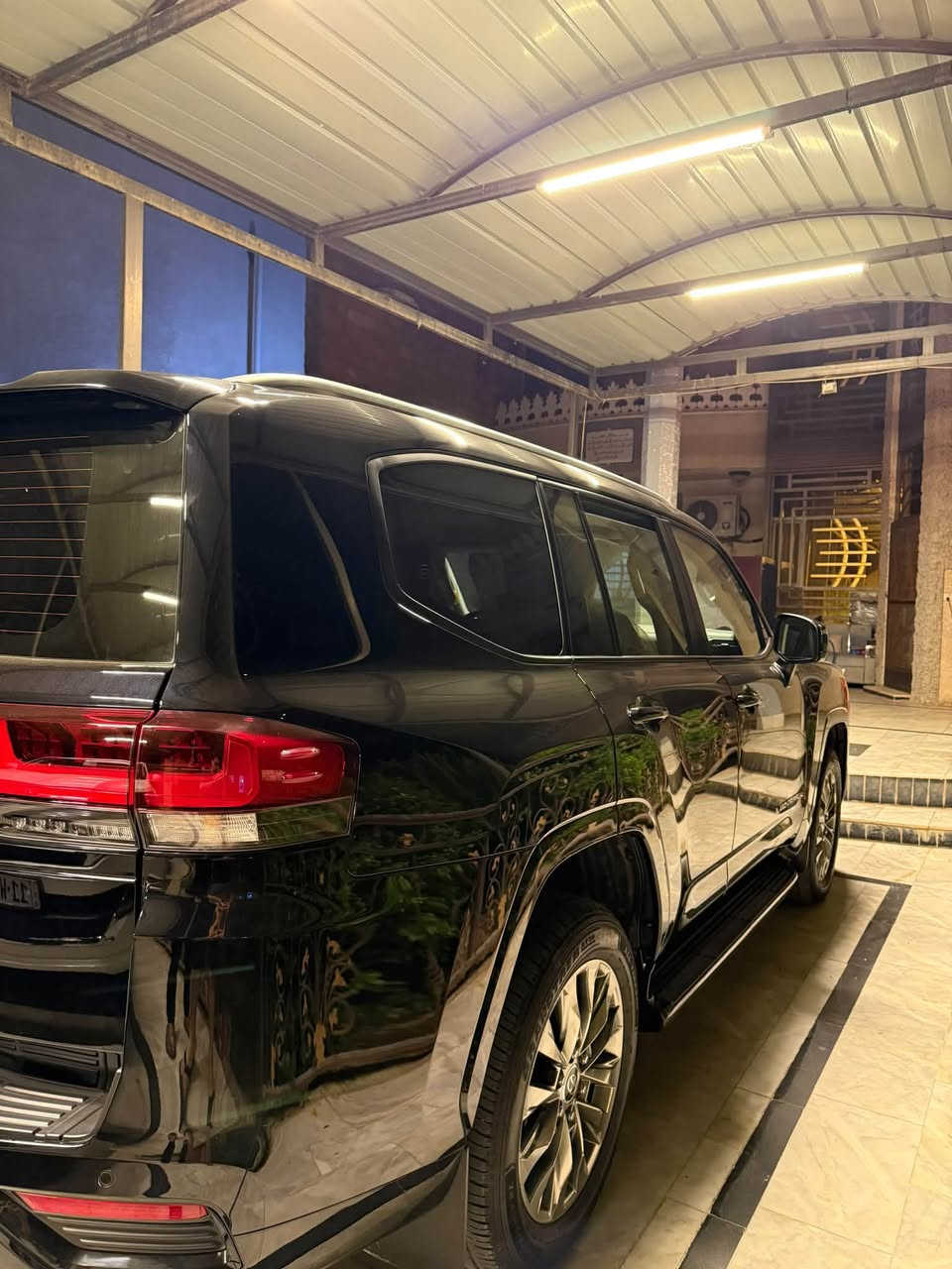 لاندكروز GXR • ٢٠٢٣ • رقم بغداد