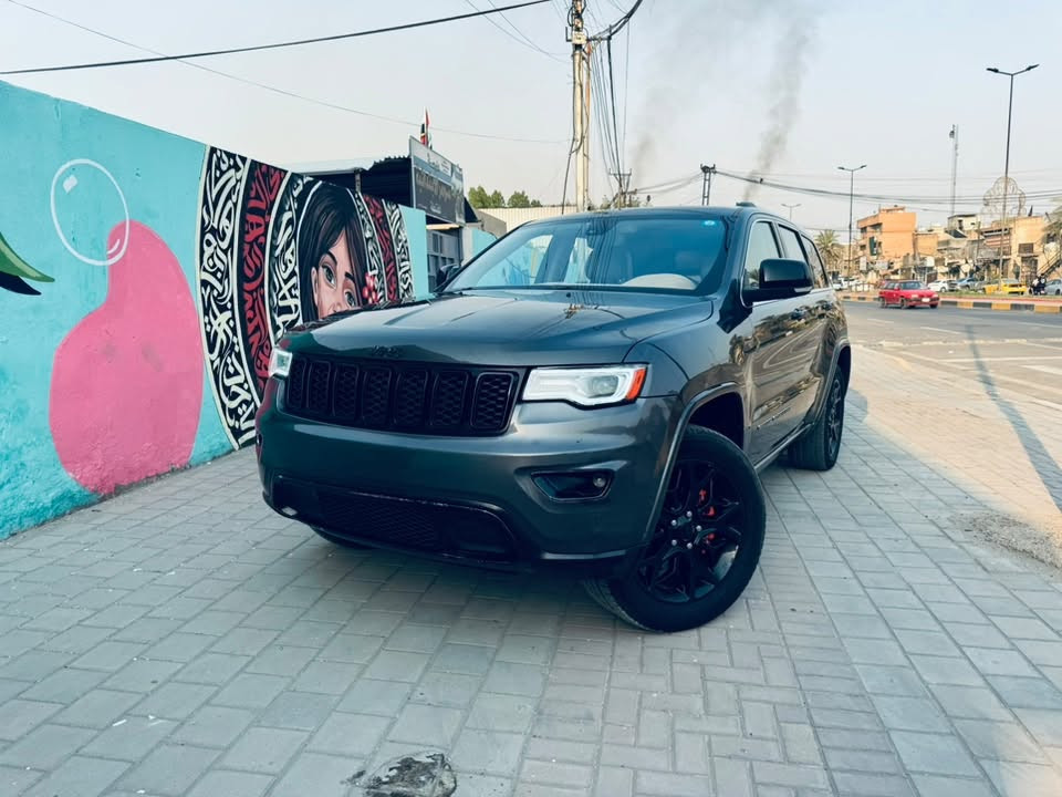 ( جيب كراند شيروكي اوفرلاند )                    
امريكي
الموديل 2019 
عداد المسافة المقطوعة85 الف 
مفتاح التشغيل بصمة عدد ٢                        
تشغيل عن بعد
كشنات خزن ميموري 
استيرن كهرباء 
فتح الصندوق كهرباء 
فتحة سقف بانوراما ❗️                    
‏AIRBAG  عدد 6
فور ويل 
نقط عمياء ج❗️                             
لايت زينون + LED 
كشافات زينون 
بك لايت LED 
زراك لايت 
الانارة الداخلية هيلوجين                        
قياس ضخط الاطارات 
مقود جلد حياكة                                  
تدفئة مقود ❗️
شفتات مقود 
مثبت سرعة 
المودات والاوامر الصوتية 
فحص نظام السيارة 
مقاعد جلد                                            
حركة المقاعد الامامية كهرباء 
وحدة الخزن ميموري ❗️
نظام تدفئة تبريد مقاعد ❗️                                      

حساسات خلفية 
تبريد شاشة 
قطعتين تبريد                                        
‏ABS
نطقة نزول منحدرات 
نظام مانع تزحلق 
حساس امطار 
حساس اطارات
انظمة القيادة 👇                                   
‏‌‎eco
‏SPORT
‏AUTO
‏SNOW
‏SAND
‏MUD
‏ROCK
اشاير بالمري 
صور الحادث مرفقه مع السونار  بالمنشور

***********
السعر 225
