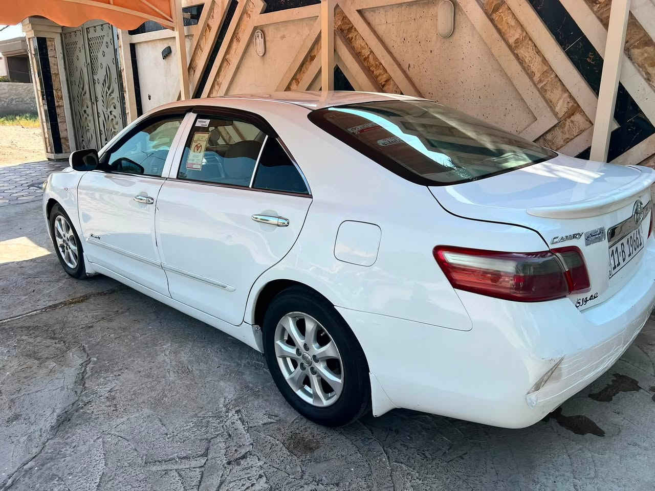 السلام عليكم 
كامري 2008 خليجي 
GLX 1/1
فول مواصفات 
كشن كهرباء 
فتحة سقف 
قطعتين تبريد 
انارة ترحيب بلادي 
انارة للرجلين بلادي 
شاشة اندرويد و كار بلي
كاميرا 
خمسة ويل كب بلادي
دبل سويج 
تخم تاير جديد
حدادية امامي خلفي جديدة 
باتري جديد 
سلف جديد 
السيارة مصبوغة حزام ماعدا القمارة 
مكان السيارة الانبار فلوجة 
السعر 96 ورقة يعني 9600$ 
بيها مجال بسيط 
الاتصال ع الرقم واتساب غير متواجد ع الفيس 
***********
