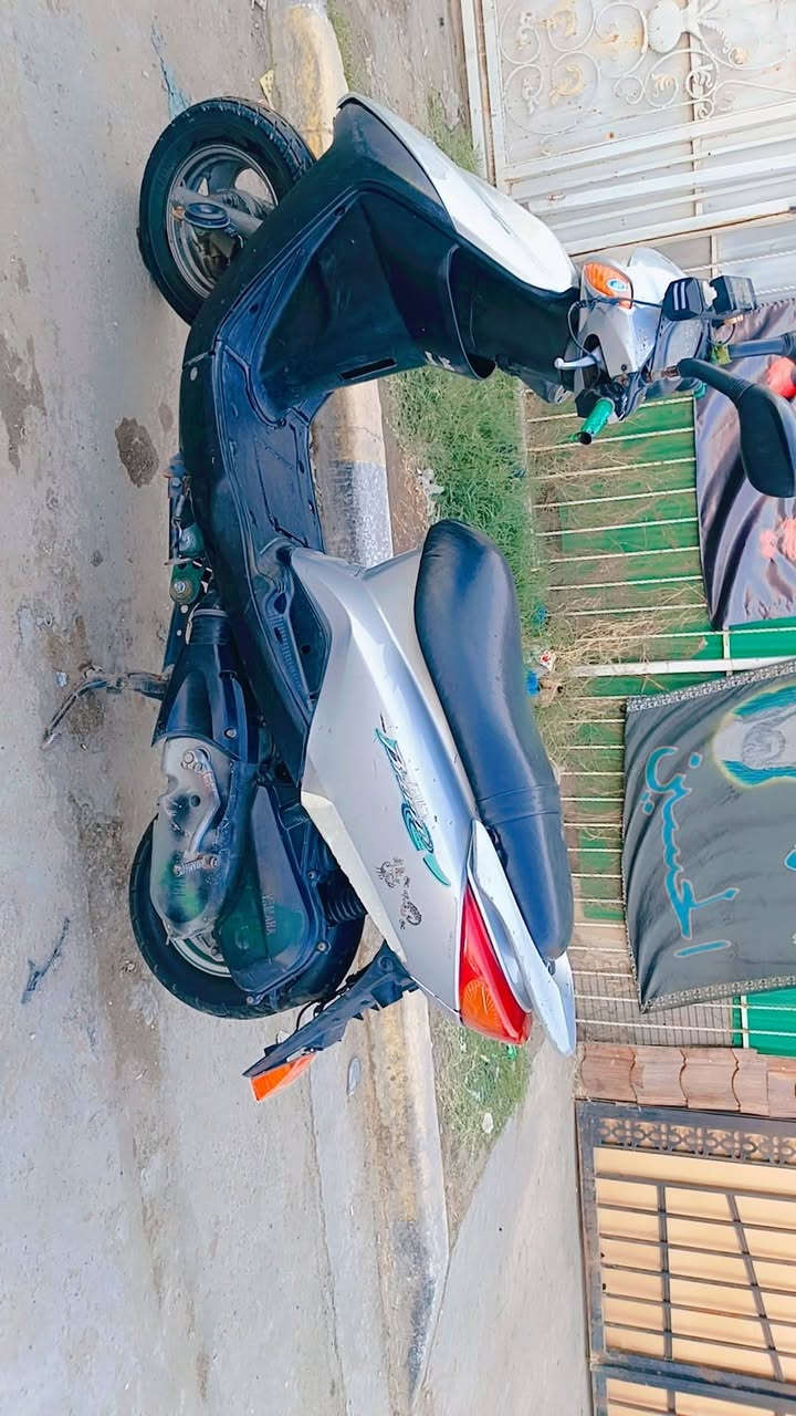 مسلام عليكم دراجه اكزز مكينه كفالة دراجه كلها شغالة مكان بغداد شعب سعر700وبيها مجال***********
