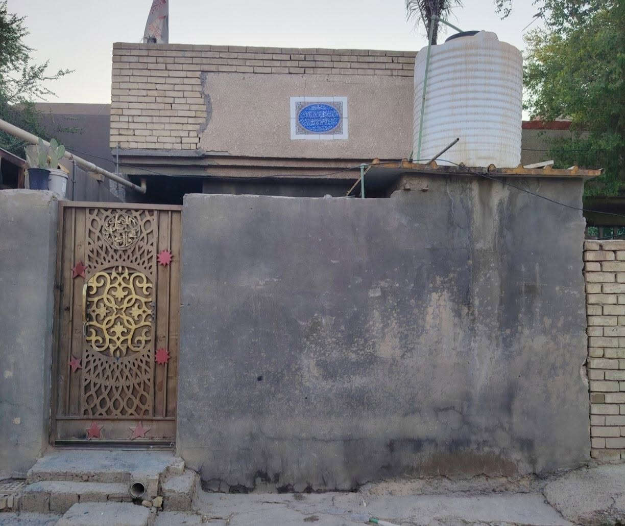 بيت مساحه 100 متر طولانيه بيهه غرفه فوك جاهزه المكان بسبعتالاف مقابيل بيت ميس النجارين  / التواصل اكثر اتصال ع رقم / ***********
