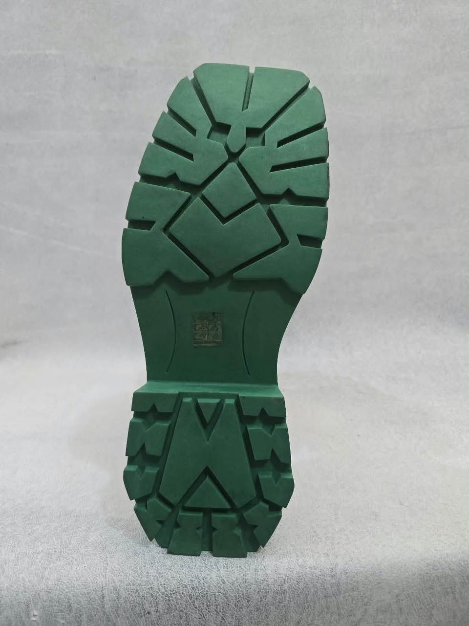 حذاء ديربي كاجوال عصري للرجال (Derby Shoes)
يتميز بتصميم جريء ومستوحى من أزياء الشارع الكورية واليابانية الحديثة
القياس 42-41 
السعر 25 
للحجز خاص او عبر الواتس اب ***********
