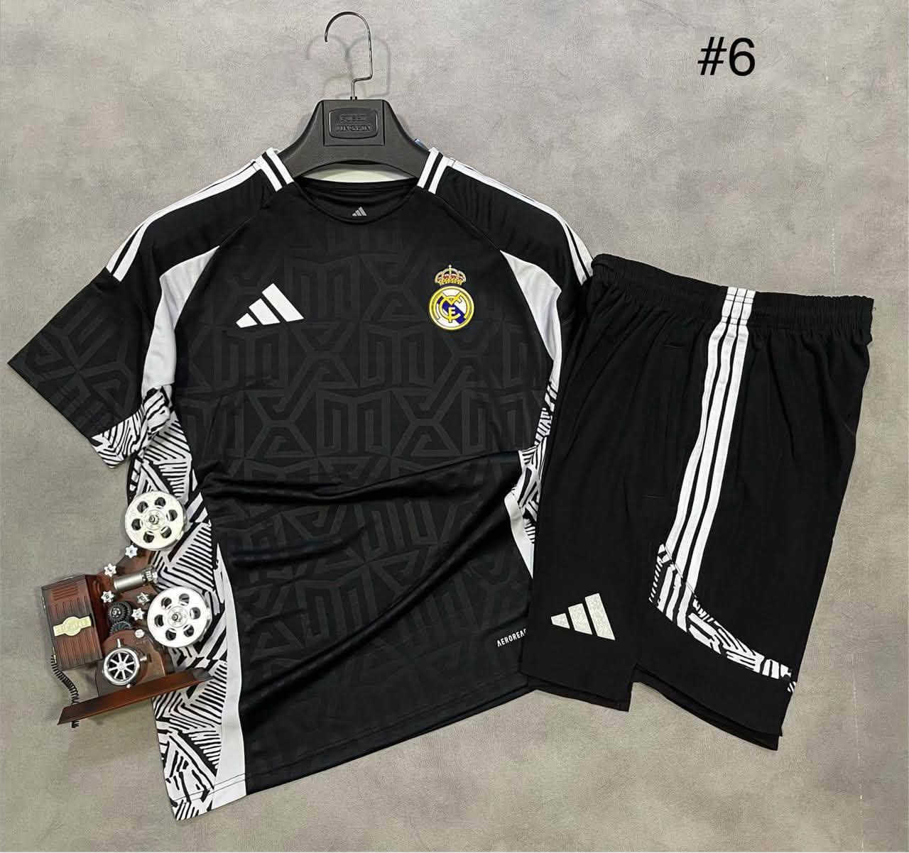 تراك برمودة 
شعار جلاتين اصلي 
سعر قطعة 15 الف 
👆☄️👆☄️👆☄️👆
قياس L-Xl-2L-3L
كمية محدودة 
توصيل جميع محافطات العراق 5 الف 
***********

نص مكتوب في الصور:
- #6