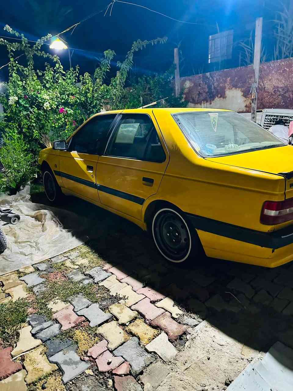 سلام عليكم بيجو اكد للبيع مديل 16 السياره حلوه ما عيزه ملشي   بيه قطعه امبدله بنيد فقط بطون  حداديه جديده تبريد ثلج مكينه وكير خير من الله السياره عله غرامه 300 ويصير بيه تفاهم بين البايع ول مشتري السعر 42 وبيه مجال للطيبين مكاني حي العباس ***********
