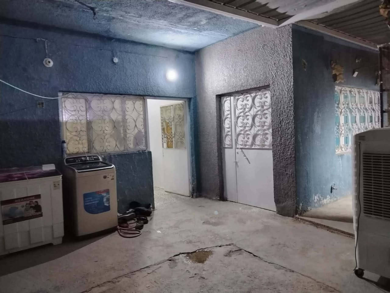 السلام عليكم

يوجد دار زراعي للبيع مساحه 180م بالسند 160
السعر 62كاش 
70بالاقساط 35 مقدم 

الموقع الدوب الشارع العريض
مكوناته /استقبال ومطبخ وصاله وغرفتين نوم ومجمع صحيات داخليه وخارجيه

للاستفسار الاتصال ***********
