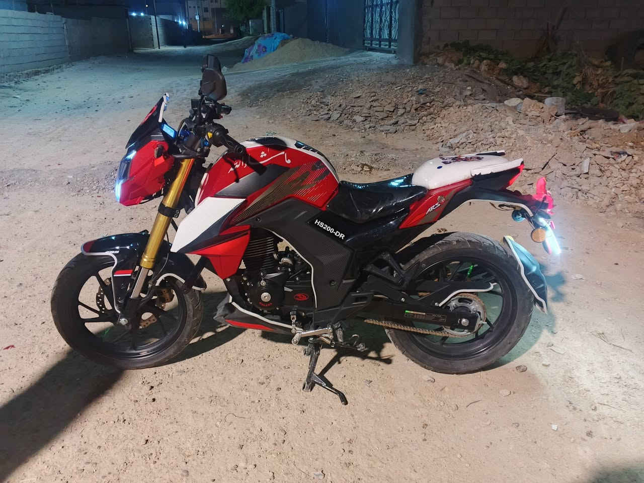 للبيع هيوشه 2026DR محرك 200 بدون اوراق موطور جديد ماشي قليل بصمه تشغيل عن بعد مكان بروانه سعر مليون 500 وبي مجال يرهم امراوس على هيوشه فقط من 2021 الى 2024 استفسار ***********
