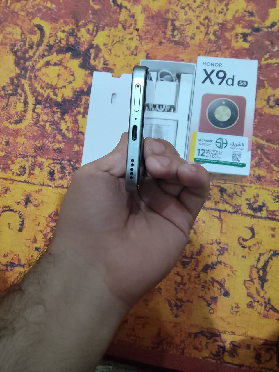 السلام عليكم للبيع هونر x9d غني عن التعريف ذاكرته 256 عشوائية 12 بطارية 8300 ملي امبير معدل تحديث الشاشة 120 الجهاز اخو الجديد ملحقات كاملة سعره 450 وبي مجال مكاني بابل توصيل موجود للاستفسار خاص او ***********
