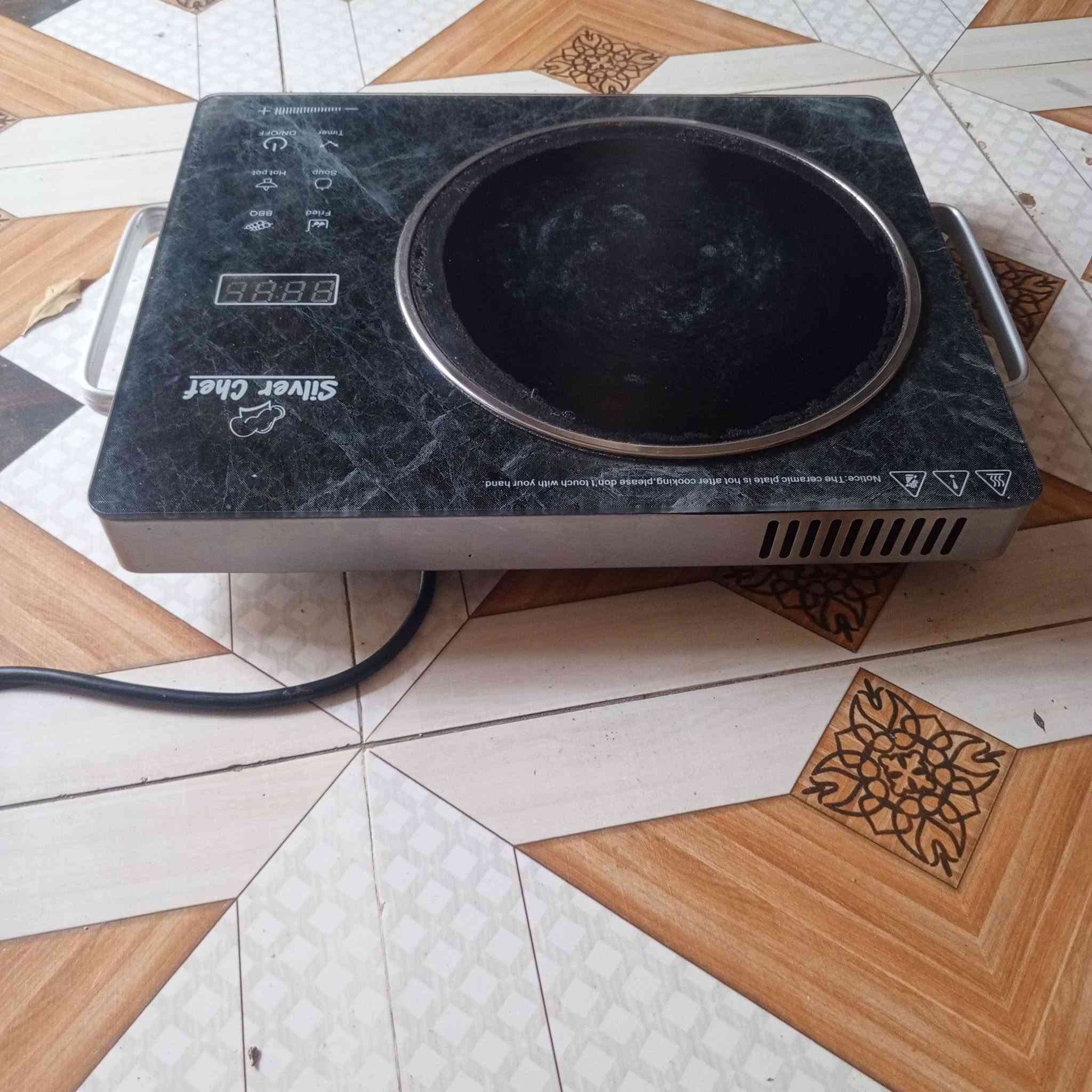 طباخ كهربائي نظيف ولاصلي سعره 15 قفل بدون عمله ***********
