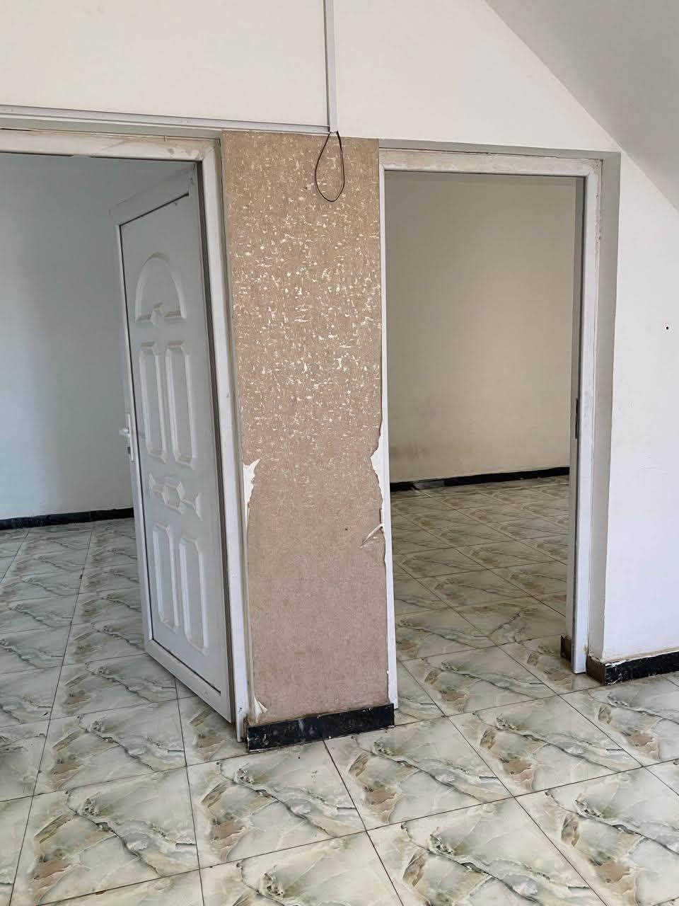#ايجاره 350

يتوفر شقه سكنيه للايجار في حولي ام الخيل 

تحتوي على غرفتين نوم وصاله ومطبخ وصحيات +سطح 

—————————-
#متابعة_الصفحة
#نستقبل_جميع_عروضكم
———————————————————
🔺#للاستفسار الاتصال على ***********
او زيارة مكتبنا الكائن في حي المعلمين 
نزلة فلافل تشرين مكتب الماس للعقار
