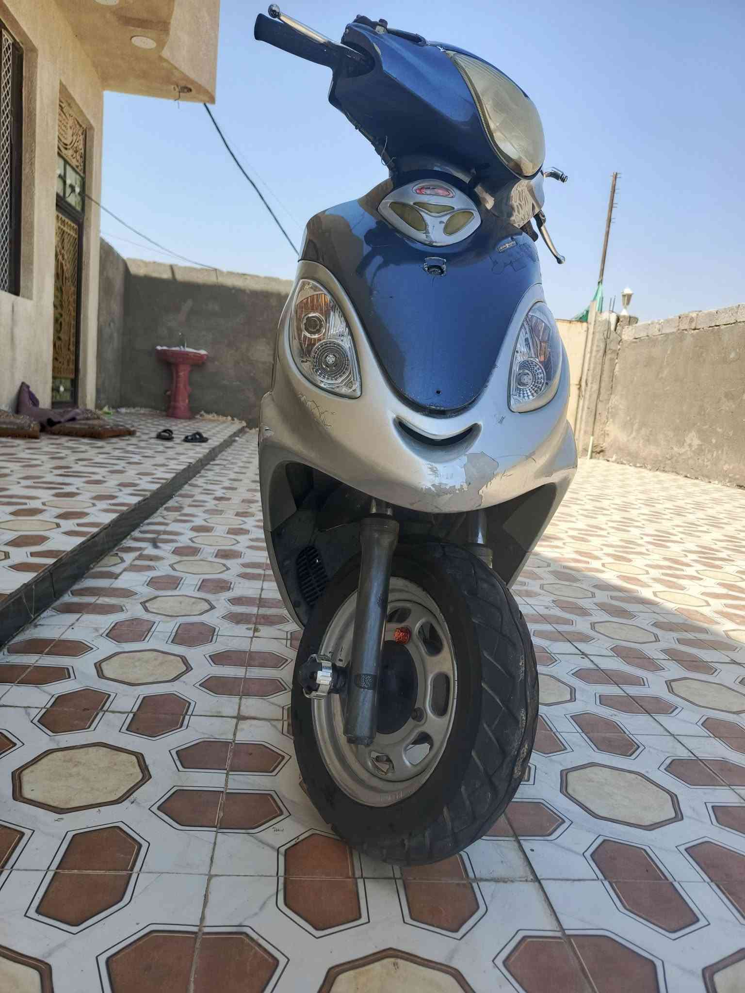 كامكو v2 موديل 13 كفاله عامه كهربايات شغاله كلها من طول لطول تواير جدد كلجات هس شديتهن  لايت زنون الاصلي دراجه جاهزه ع حسب الاصول سعر 750وبيها مجال بسيط *********** او مراسله خاص  مكان رفاعي
