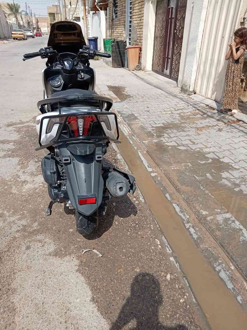 سلام عليكم شباب دراجه البيع هاشه واحد وربع وبها مجال موجود فيس وتساب ***********
