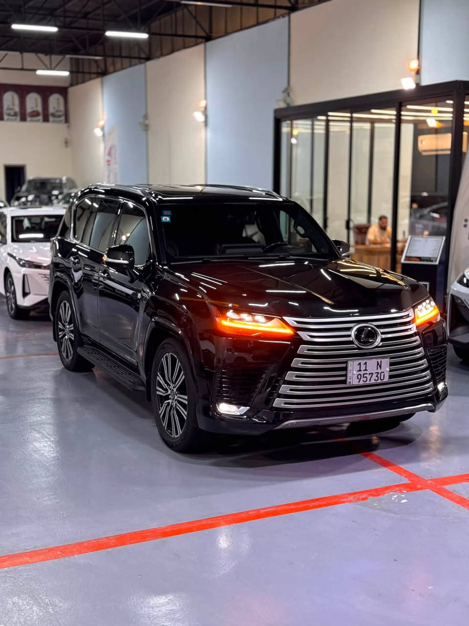 لكزس LX600 بلاتينيوم موديل 2022 🔥
الفخامة والقوة تجتمع بسيارة واحدة 👑

🚘 متوفرة الآن بالتقسيط المريح
💰 القسط الشهري: 4,750,000 د.ع
📆 لمدة 40 شهر

⭐ المواصفات:

🔹 محرك V6 سعة 3.5 لتر Twin Turbo
🔹 قوة 409 حصان
🔹 عزم دوران 650 نيوتن.متر تقريباً
🔹 ناقل حركة أوتوماتيك 10 سرعات Direct Shift
🔹 دفع رباعي مستمر 4WD
🔹 نظام Multi-Terrain Select للقيادة على مختلف التضاريس
🔹 نظام Crawl Control للطرق الوعرة
🔹 نظام Downhill Assist Control
🔹 تعليق متطور للقيادة داخل المدينة والطرق الوعرة
🔹 قدرة سحب تصل إلى 8,000 رطل 

👑 الفخامة والتجهيزات:

🔹 فئة Platinum
🔹 مصابيح أمامية LED ثلاثية العدسات مع نظام AHS
🔹 إضاءة نهارية LED
🔹 جنوط ألمنيوم فاخرة
🔹 أبواب Soft Closing
🔹 باب خلفي كهربائي
🔹 فتحة سقف
🔹 مقاعد جلد فاخرة
🔹 مقاعد أمامية كهربائية مع ذاكرة
🔹 تدفئة وتبريد المقاعد
🔹 تحكم كهربائي بالمقود
🔹 نظام تكييف متعدد المناطق
🔹 شاشة وسطية 12.3 إنش
🔹 شاشة تحكم إضافية 7 إنش
🔹 كاميرات محيطية 360° PVM
🔹 حساسات أمامية وخلفية
🔹 شحن لاسلكي للهاتف
🔹 Apple CarPlay وAndroid Auto
🔹 نظام صوت فاخر
🔹 مثبت سرعة متكيف 

🛡️ أنظمة الأمان والمساعدة:

🔸 نظام التحذير من النقطة العمياء BSM
🔸 تنبيه حركة المرور الخلفية RCTA
🔸 نظام المحافظة على المسار
🔸 نظام منع التصادم الأمامي
🔸 فرملة طوارئ أوتوماتيكية
🔸 مثبت سرعة راداري متكيف
🔸 نظام مراقبة ضغط الإطارات
🔸 ABS + Traction Control + Stability Control
🔸 وسائد هوائية متعددة 

لكزس LX600… مو مجرد سيارة، هذه هيبة على الطريق 👑

📍 الهرموش للسيارات
النجف الأشرف : حي العدالة - خدمي حي العدالة قرب بانزين خانة سور النجف 

📞 للاستفسار والحجز:
***********
***********

#الهرموش_للسيارات #lx600 #تقسيط
