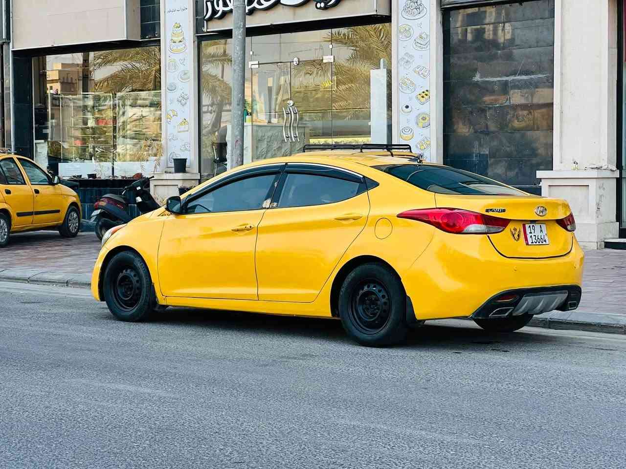 انتره مديل 2012  سعر 93 وبيه مجال للاستفسار الاتصال *********** وارد مريكي حادثهه جاملغ خلفي بدون دواخل ولباقي كفاله عامه مواصفات فول داخل بيجي فتحه سقف بصمه تشغيل شاشه كامره دواره مري كهربائي حساسات خلفيه كشنات جلد كهربائي مكينه 1800 مرغوبه مكينه وكير مكفولات حداديه جديدهه تخم تاير جديد تبريد شغال ثلج رقم كربلاء دولي سنويه 30مشروع وطني سياره جديده وجاهزه وأي نقص مابيهه مكان سياره كربلاء
