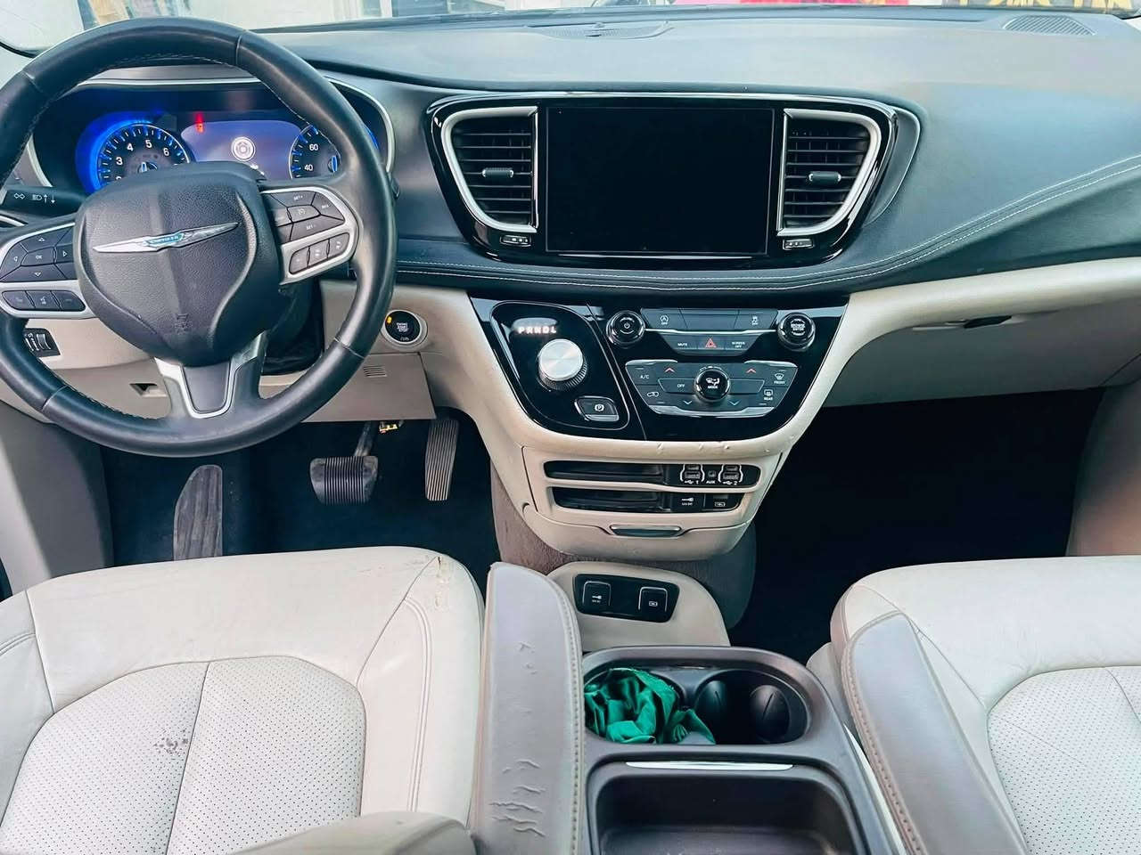 بيع مستعجل ✨كرايسلر  باسفيكا 2023 »»(VIP)  7راكب
🌀 سياره بأسمي تحويل مباشر رقم انكليزي 
🔹 دخول سياره  للعراق  2025 /18/11
💲 سعر المطلوب (((((( 149 ورقه فقط  ))))) 
⤵️  تفاصيل 
🔸مسافه المقطوعه 29 الف 
🔸بصمة باب  وبصمة تشغيل وتشغيل عن بعد 
🔸كير ماوس 
🔸طقم ويل حجم 18  مع تقم تاير 
🔸كاميرا خلفية دوارة 
🔸كشنات  VIB من فصل 7 راكب 
🔸الكشنات ودشبول جلد بيجي فاتح 
🔸السترين وتدفئه مع تحكم كامل
🔸شاشة دشبول دجيتل شاشة السيارة كبيرة تدعم ابل كار بلي 
🔸السيارة 3 قطع تبريد مع تحكم خلفي
🔸مقعد السائق كهربائي 12 اتجاه
🔸مقود الاستيرن مدفأ ومكسو بالجلد
🔸هند بريك بصمه
🔸الصف الثالث يختفي بالكامل بالأرضية.
🔸كاميرا خلفية ParkView
🔸تكييف خلفي مستقل بل كامل 
🔸أوامر صوتية
🔸تحديثات OTA
🔸أبواب جانبية كهربائية منزلقة
🔸باب خلفي كهربائي
🔸تشغيل عن بعد Remote Start
🔸تشغيل زر Start/Stop
🔸شاشة Uconnect 5 قياس 10.1 إنج
🔸شاشه خلفيه لمقعد عدد 2
🔸رادار 
🔸اوتو ستوب
🔸قياده ذاتيه
🔸تحديد مسار
🔸مانع انزلاق
🔸نظام ABS
🔸منافذ تايبسي+USB+AUX امامي +خلفي
🔸محرك V6 سعة 3.6 لتر بانزين
🔸حداديه جدا منتازه 
🔸كير ومحرك نضيف جدا ومضمون بشرط 
🔸حادث السياره صفحه موضح بل صوره 
⤵️
العنوان سياره بابل حله مركز مدينه 
غير متواجد فيس بك وما سنجر 
التواصل واتساب او اتصال على رقم
اتصال    ***********
واتساب  ***********
