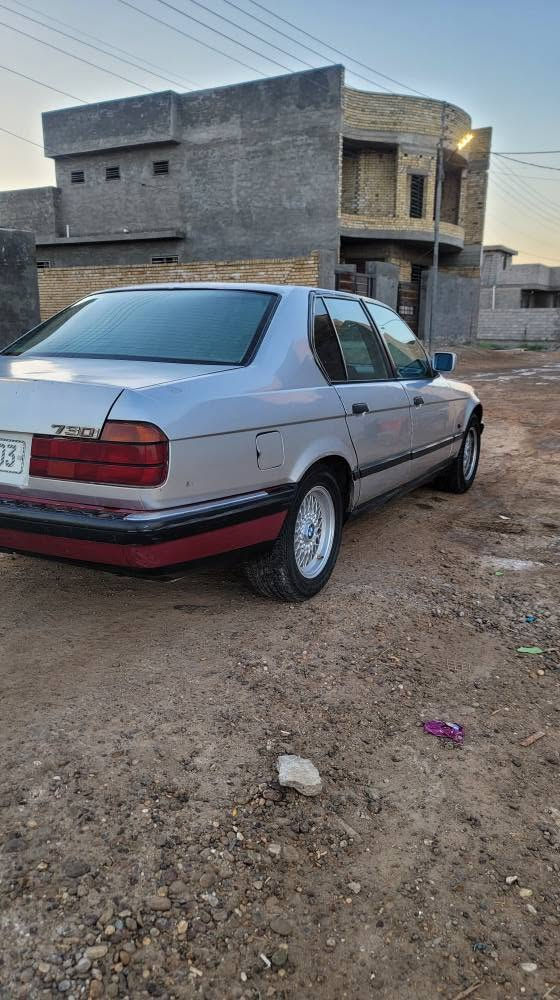 بي ام 1994 730IV8السعر40$وبيهة مجال 
السلام عليكم اخواني بي ام موديل 1994 
730
لون سلفر مكينه 8سلندر حجم 30 اقتصاديه بل صرف 
جام كهرباء فتحه سقف لايتات زنون عالي ناصي نهار تبريد شغال وبارد جدا كهربائيات كلهه شغاله ومابيهه جطلات ابد كله بلادي مروحه عاصفه بل اضافه الى المروحه البلاديه من يصير الجو حار كلش أو تشغل تبريد تشتغل تلقائيا ايسي هواء جديد ايرفلو جديد بلكات جديد فيول بم جديد كشنات فول كهرباء مسجل بلوتوث شاشه اندرويد اوتو سماعات كلش عاليه وبلاديات ملاحظه السياره بيهه ضربه بل جاملغ الخلفي الوره السايق ومعدلينهه و السياره وين ماريد اي محافضه اشغل واطلع بيهه الحمد لله شلعه ومعدل 260 العنوان بغداد
*********** بغداد, العراق
