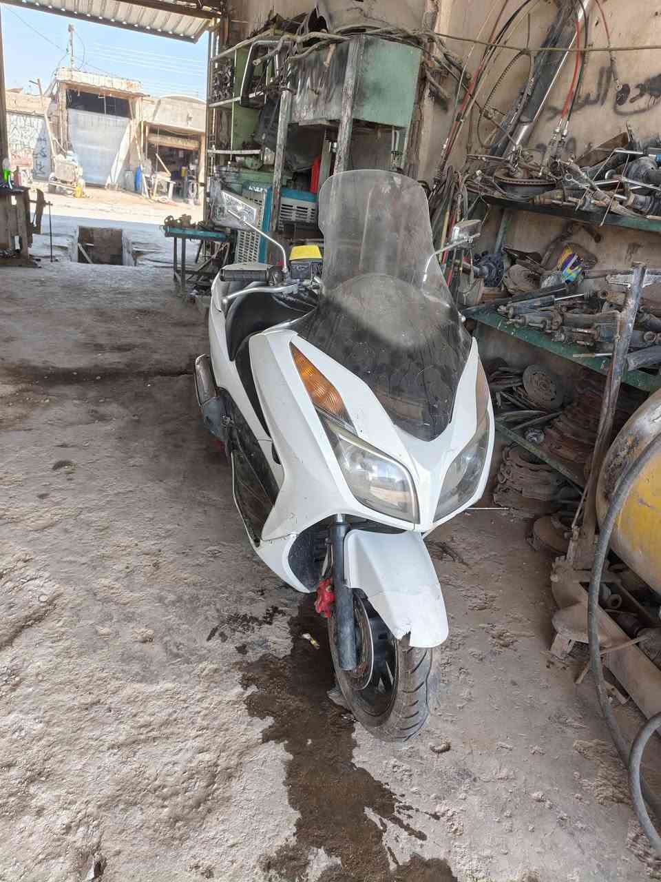 للبيع فورزه صفر ٨ مديل ١٢  دراجه نضيفه عوزه بس باتري سعر ٦٠٠ وبيه مجال مكينه نضيفه ***********
