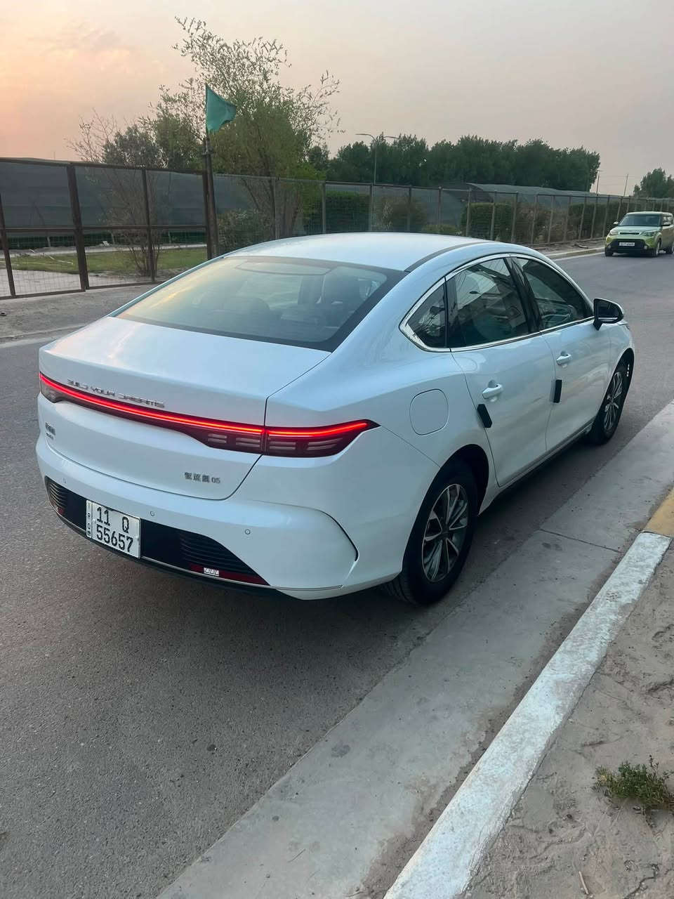 السلام عليكم BYD موديل2025ماشيا20
السعر 19.200يعني 19 مليون و200 الف  مكفول من الطخه والبارد والتكحيل مكاني بغداد الدوره هـ***********
