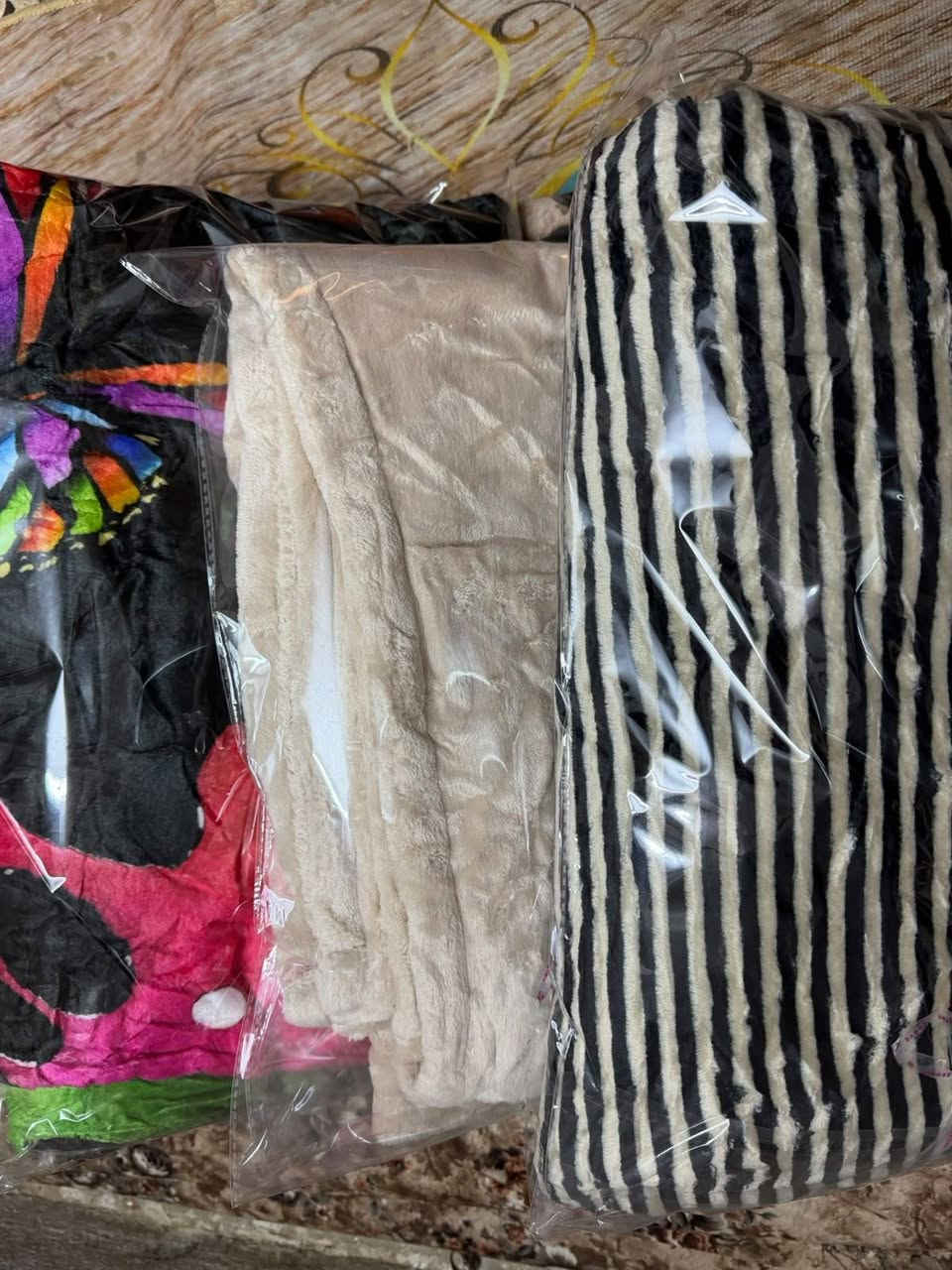 السلام عليكم
غطوات اطفال ونفر ونفرين 
باقي القطع بالمحل 
العنوان حي العمال شارع التربيه الجديده مقابيل دائره الكهرباء محل ام علي 🍬

