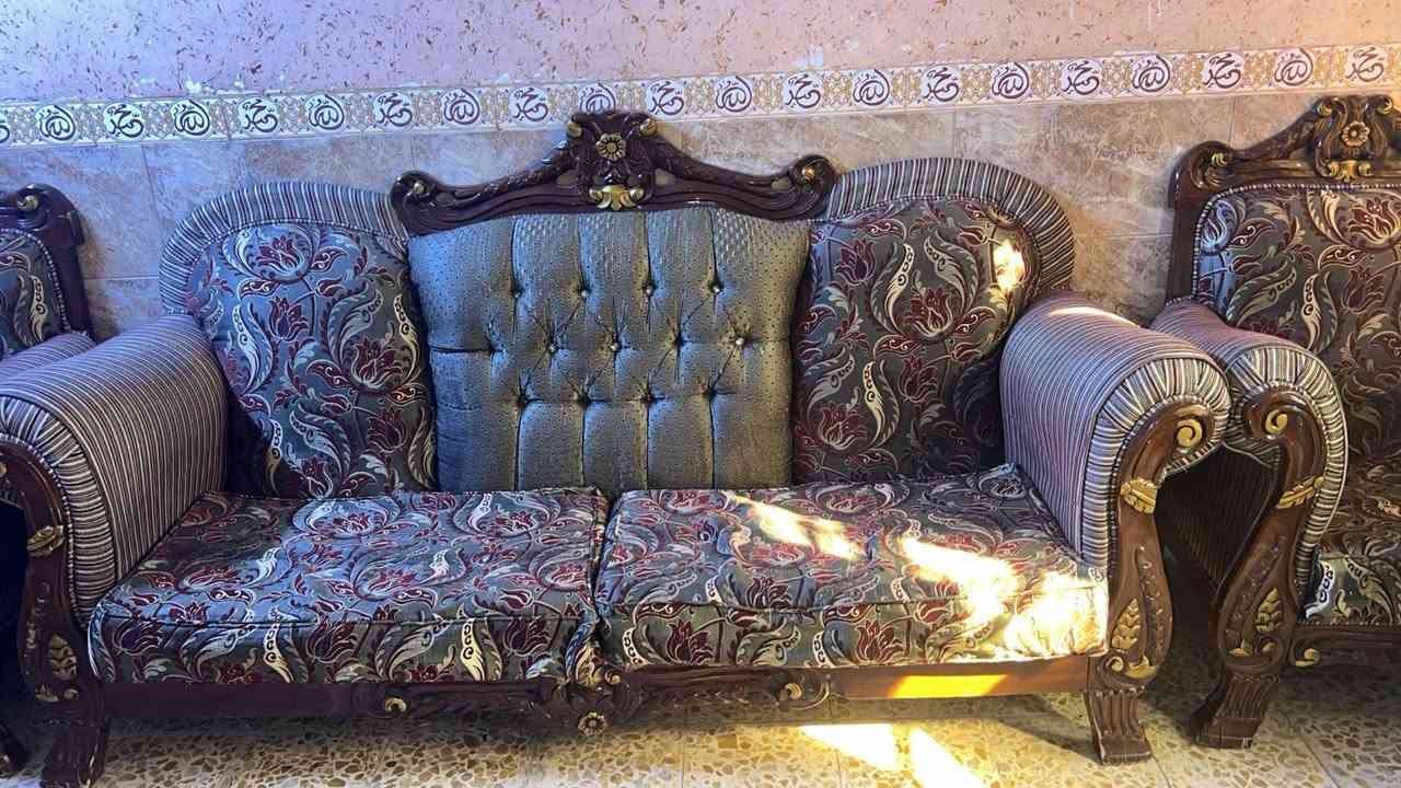 تخم ملكي • ٥ مقاعد • شهداء البياع