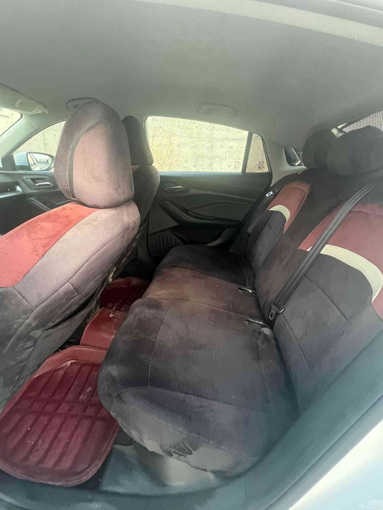 Mg gt 
2025 
گێر عادی 
بۆیاخ تەنک 
13 km 
بێ بۆیاخ 
1 PDR هەیە 
 ***********
