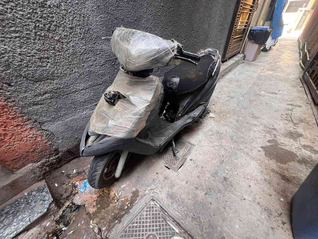 للبيع دراجه ماكس 140 ابيع كوم حديد يعني تجي تحمل وتروح لاتكلي شبيه مابيه طلعت بيه وطفت قبل يومين 150 وبيه مجال الاستفسار ***********
