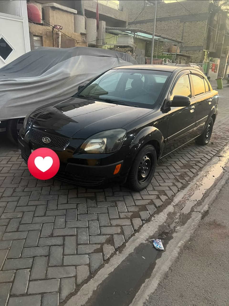السلام عليكم عندي كيه ريو موديل 2008 سياره مصبوغ عامه صبغ جماليه سياره مكفوله من الظربه والتديل المحرك مكفول والكير مكفول السعر السياره 65 السعر العنوان بغداد مدينه الصدر رقم الهاتف ***********
