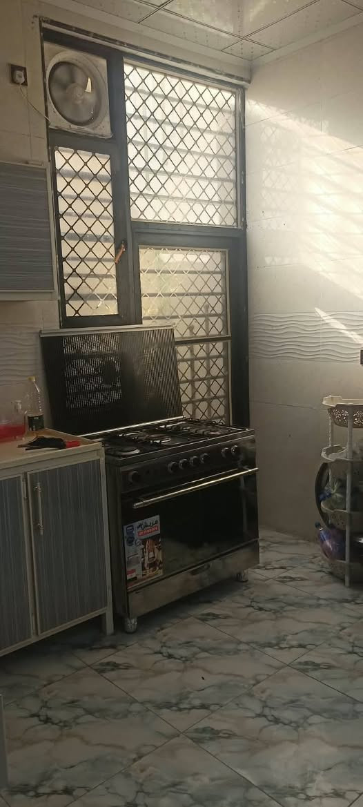 بيت للبيع مساحة 100 متر السعر 45 ينباع اقصاد وينباع نقد شبانات بيت جديد ***********
