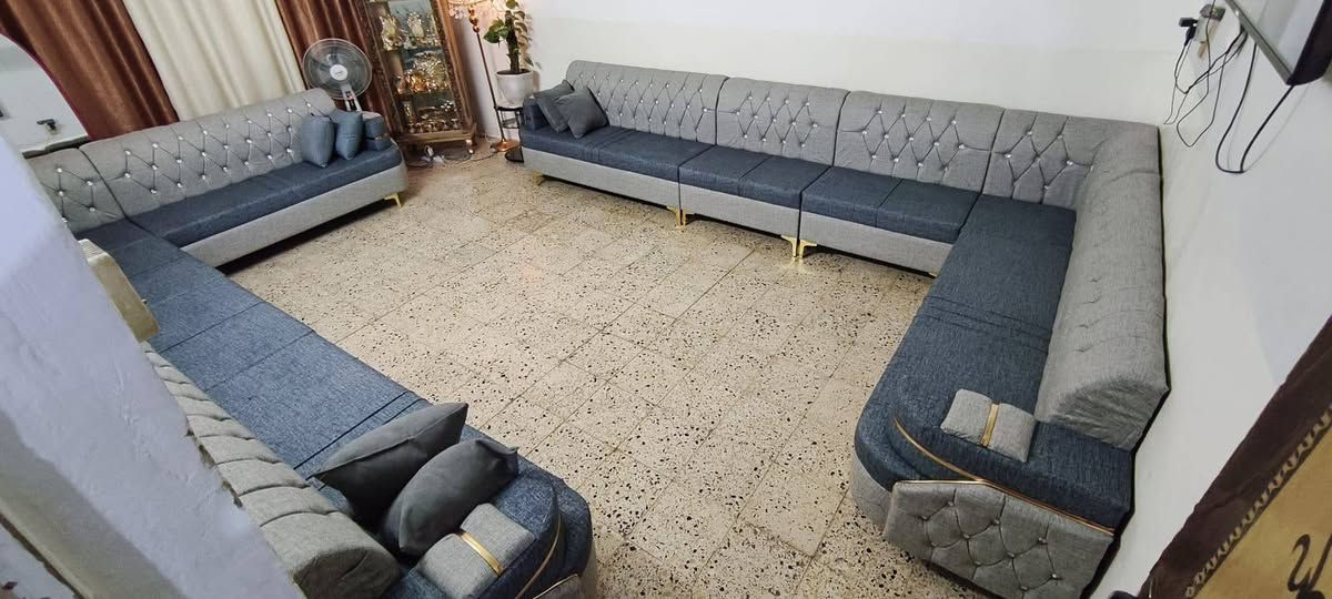 ديوانات جدد 22مقعد14ميكفي استقبال 6ب4 حطاطه المقعد مالته خشب بلاويد اسود وست كوشات وياه مكاني هبهب لاتصال ***********وتساب
