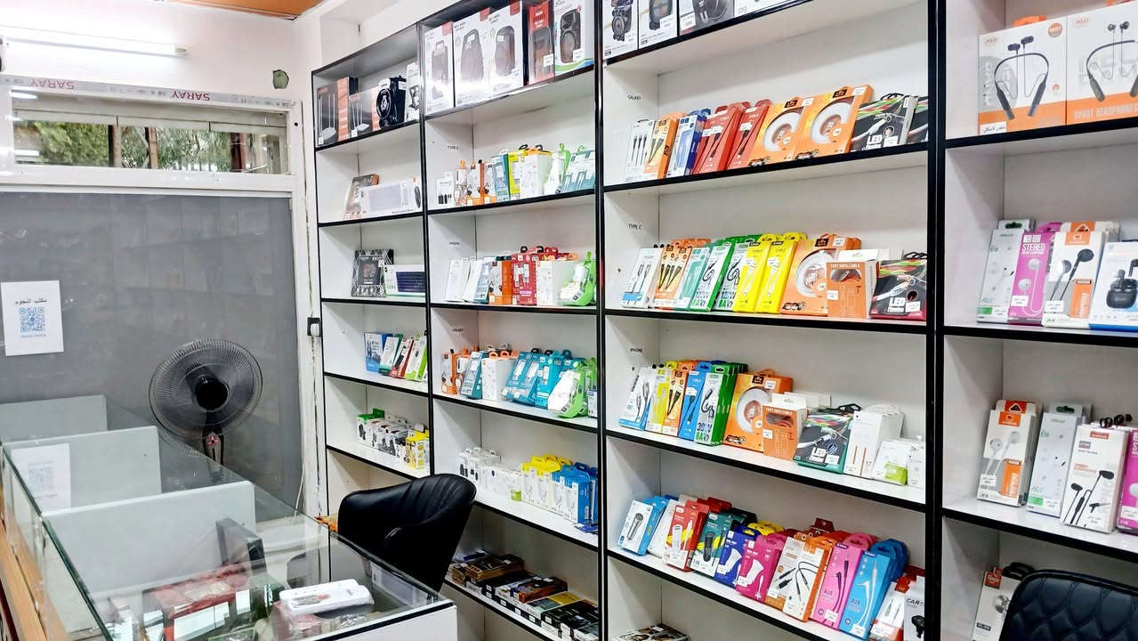السلام عليكم متوفر مكتبة كاملة للبيع عنوان كركوك بسعر مناسب جدا التفاصيل على واتساب او رقم ***********
