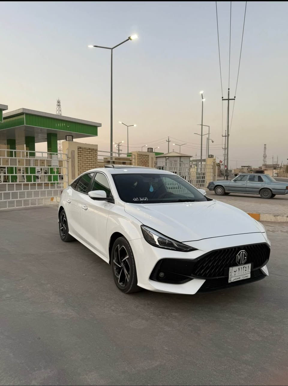 للبيع MG GT 2023 1.5 Turbo خليجي 🔥

🚘 MG GT موديل 2023
وارد خليجي
⚡ محرك 1.5 Turbo
📌 فئة نص فول
جاملغ الخلفي بي ضربه راجعه بارد 
وصندوك وملاحظات بسيطه 

المواصفات والتجهيزات:

• تحكم ستيرن متعدد الوظائف 🎛️
• Apple CarPlay
• Android Auto
• شاشة وسطية
• شاشة عدادات رقمية
• مثبت سرعة Cruise Control
• تحكم بالسرعة
• فتحة سقف كهربائية ☀️
• كاميرا خلفية
• حساسات خلفية
• دخول ذكي Keyless Entry
• تشغيل بصمة / زر تشغيل
• فرامل يد إلكترونية
• Auto Hold
• تحكم كهربائي بالنوافذ
• مرايات كهربائية
• دركسون متعدد الوظائف
• Paddle Shifters خلف الستيرن
• إضاءة LED
• جنوط ألمنيوم 17 إنچ
• تكييف
• مقاعد جلد
• USB و Bluetooth
• نظام ABS وثبات إلكتروني
• مانع انزلاق Traction Control
• مراقبة ضغط الإطارات

📍 الممشى: 112,000 كم قابل للزيادة

🔧 المكينة + الكير + الشاصي:
كفالة على وضع الشركة

📱 التواصل واتساب:
***********

السيارة مناسبة للاستخدام اليومي، اقتصادية وعملية وبمحرك تيربو وأداء ممتاز.

⚠️ الفحص مرحب به بأي مكان يختاره المشتري. البصرة, العراق
