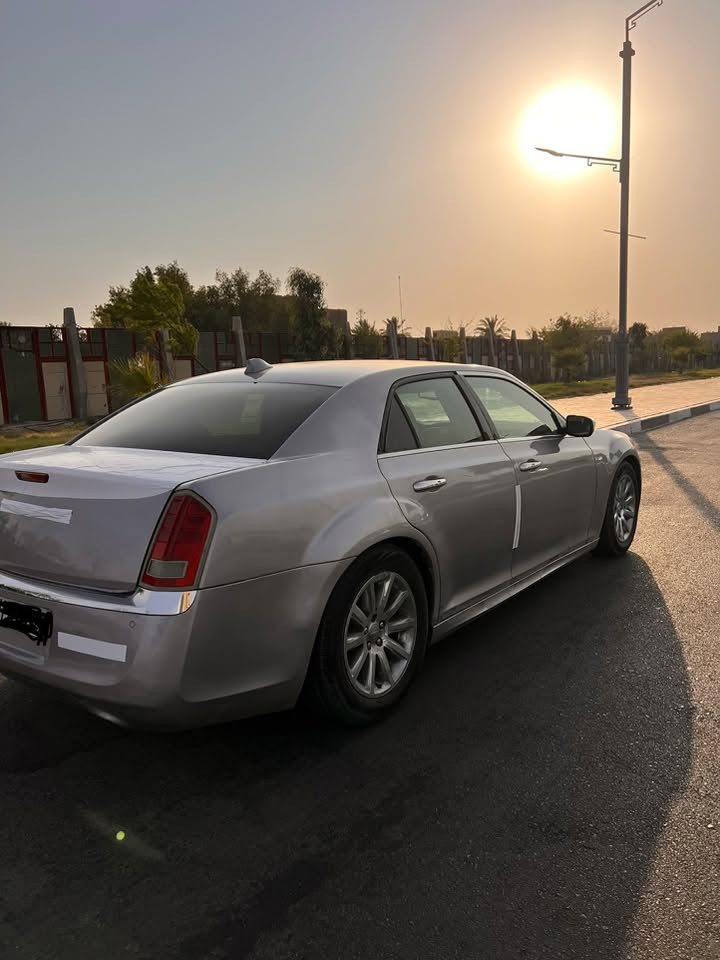 بامه ادوات مكينه RT(5700) مديل 14 كص جنطه
متومه شمالي شرط الحاسبه رقم وسنويه جديدات ل29  كير مكينه كفاله بل جيس تبريد ثلج حداديه جديده صول تايرات جدد بس واحد تعبان السياره جاهزه عله اخر حبايه برغي اسود ما ناقصه وبل واقع احله بهواي بل صور وصخه او ممصورهه عدل 
مكاني بصره سعرهه 47هاذ رقمي ***********
الشراي يتصل وشلع اعيوني وطيهن اله
