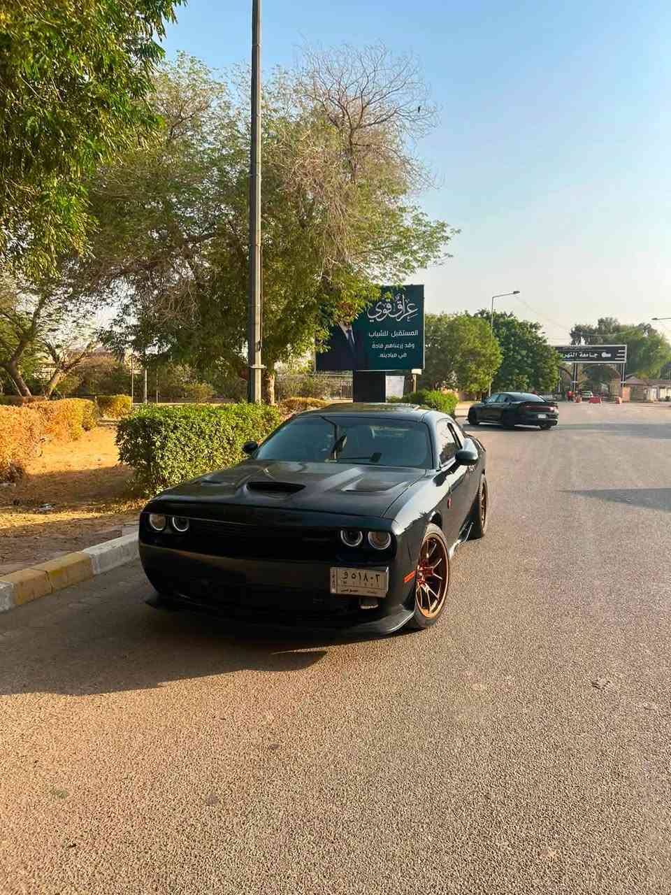 جالنجر موديل ١٩ فول مواصفات
مكينه ٣٦٠٠ 
فتحه 
كشنات كهرباء جلد 
شاشه كار بلي 
ماشيه ٩٥ 
لد داخلي متغير علتلفون 
ويل اصلي هيلكات تايرات امامي سلم أصليات 
بنيد هيلكات مبدل ومصبوغ 
حادثها موضح بلصوره صبغ باب صدر وجاملغين 
سونار يمك 
رقم بغداد بااسمي 
مابيها رقص سياره جاهزه 
ادامه كامله للسياره فيت بم اصلي ريسنك 
ولف حماوه اصلي ريسنك 
تبريد ثلج 
دهن اصلي كله ادير 
وسياره كله بانزين محسن ماشامه العادي 
بيها شلعه تأكل الشارع 
مكاني بغداد البياع 
السعر ١٥٥ 
***********
بيع فقط
