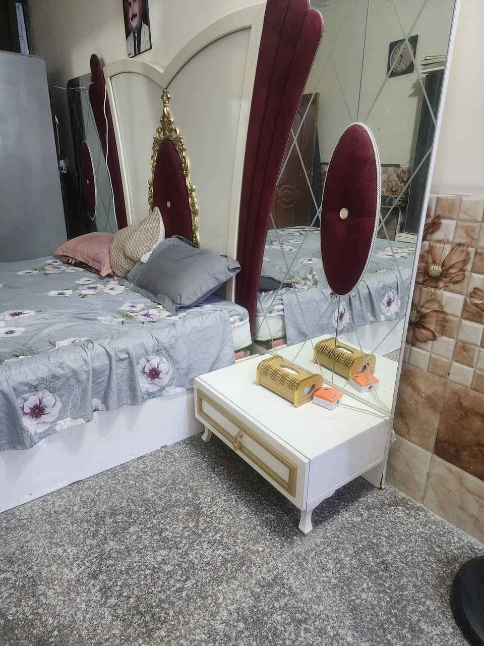 غرفة نوم تركيه ٥٠٠. الف وبيها مجال نظافتها ٨٠ بلمئه بغداد الرصافه الاتصال ***********
