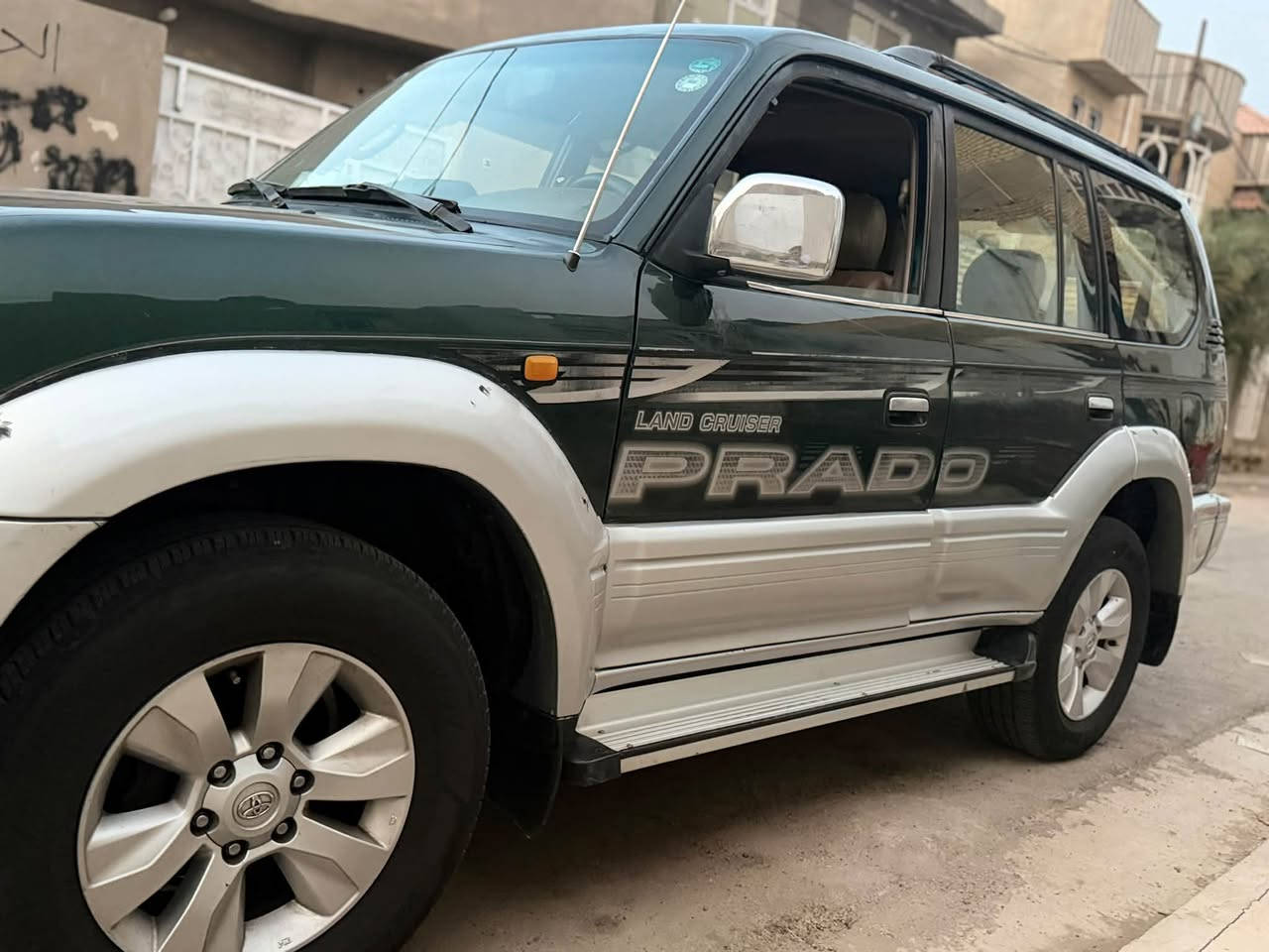 برادو ٢٠٠١ • فتحة سقف • كشنات جلد