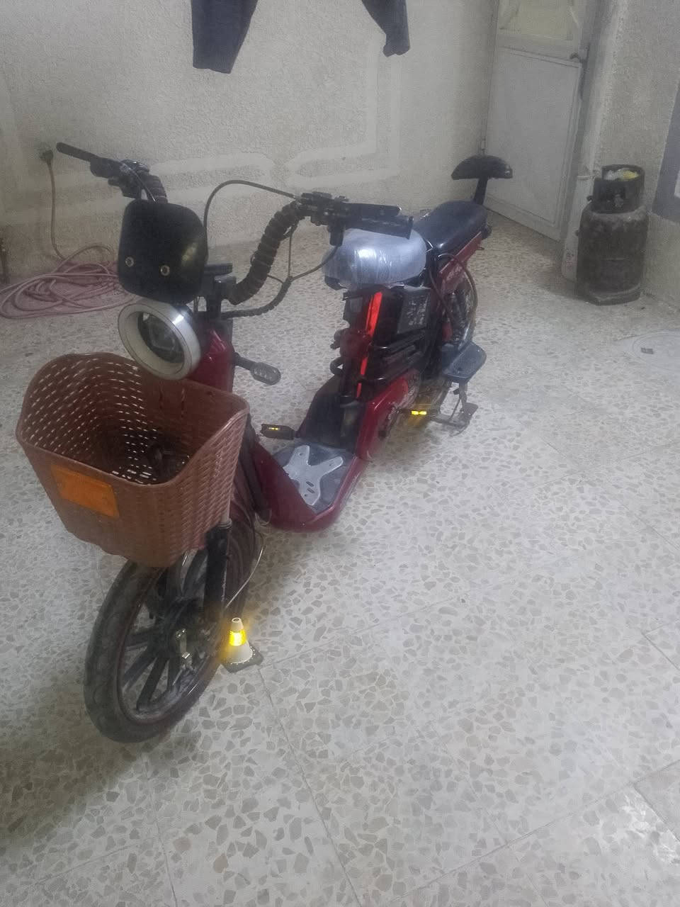 السلام عليكم
باسكل شحن للبيع حجم 20
الباسكل فول نضافه
اربع بطاريات
السعر. 240وبي مجال حك الجيه
العنوان كربلاء
الرقم. ***********
