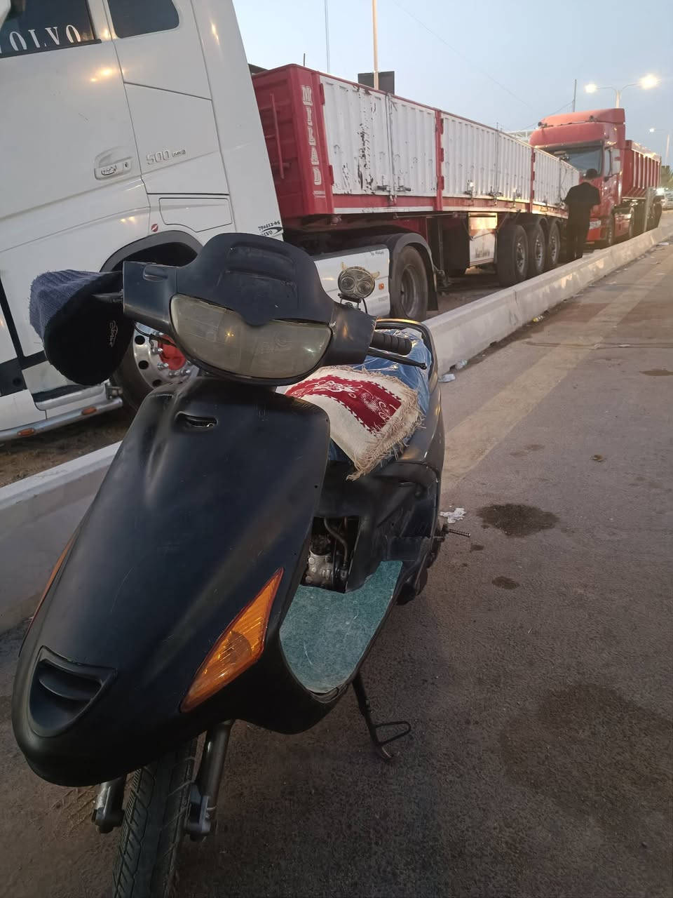 دراجه فراشه نثيه نضيفه مابيها اي نقص بس باتري ضعيف مالتها شلعه ومعدل مجفته تجفيت صحيح لا دخن ولا تنقص سعرها ٣٠٠ وبيها مجال قليل
مكاني نجف شارع كربلا نجف عمود110 
***********
دراجه فراشه نثيه نضيفه مابيها اي نقص بس باتري ضعيف مالتها شلعه ومعدل مجفته تجفيت صحيح لا دخن ولا تنقص سعرها ٣٠٠ وبيها مجال قليل
