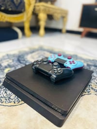 بلايستيشن ٤ سليم • ٥٠٠ جيجابايت • يدتين