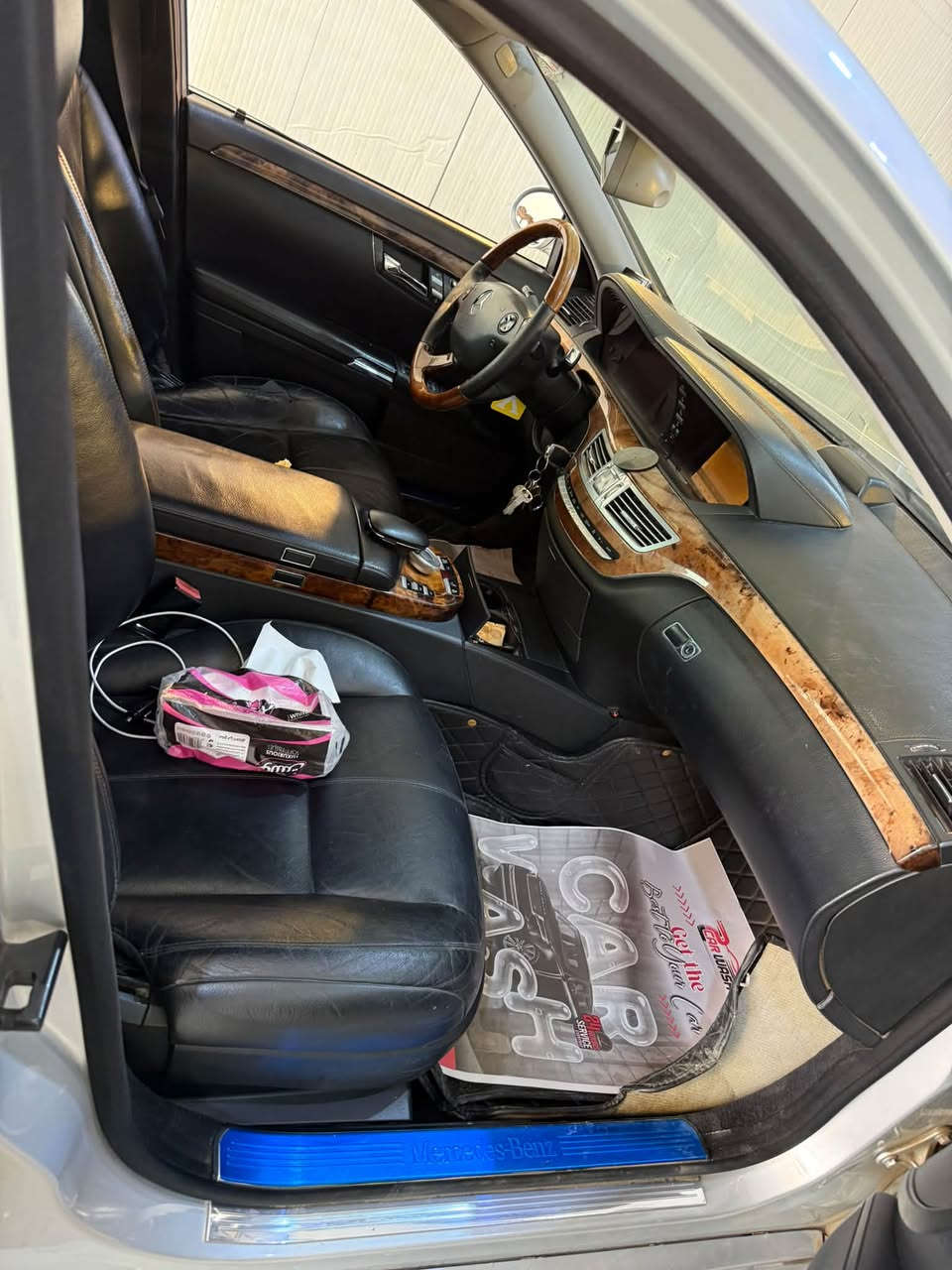 سلام عليكم
مرسيدس للبيع موديل ٢٠٠٦ نوع s350 وارد يابان السياره رقم سليمانيه نظيفه واوراقها أصوليه  ومكفوله من الضربه او الحادث فقط صبغ باليابان لان هذا الشي معروف كل السيارات وارد يابان بيهن قطعه لو قطعتين صبغ للاستفسار الاتصال ع الرقم ***********
