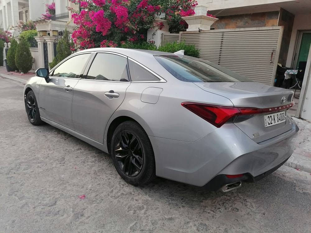 تويوتا افلون موديل 22 وارد امريكي  سياره  نصيف كلش من حيث كشر و حداديه وداخل بيها بس شبر صبغ  من جاملغ و ربع بنيد شويه داخل صور حادث مرفق بالمنشور وارباكات راجع سيستم بلادي  .. مكان اربيل   للااستفسار ***********    واتساب      .. سعر 210  ومواصفات :-
تويوتا أفالون 2022 فئة XLE  
أداء المحرك والميكانيكاي سعة المحرك: v6..3.5 لتر
فتحة سقف
رادارات 
رادار جوانب
كشنات جلد وتدفىه
كشنات كهرباي 
حساسات امامي   خلفي وجوانب
خاصيه ممشي ويا سيارة كدام
واير ليس جارج
تبريد مىكزي
سماعات جي بي ال 
شاشه الكترونيه
داخل ساج ملكي
تعذير  اصطام 
توقف ذاتي أربيل, العراق
