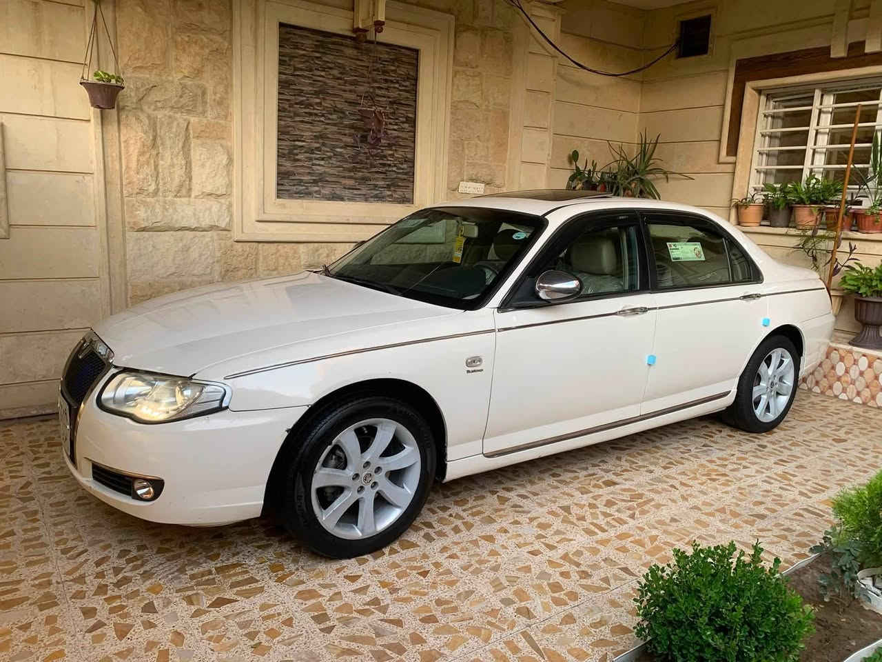 ام جي موديل 2014 فول مواصفات خليجي عدا البصمه السياره صناعه ابريطانيه بامتياز شكل الروزرايز جديده دواخل صاج ورزنه بالشارع متانة البدي مثل البيأم والمارسدس بيها قطعتين صبغ ربع من البنيد والجاملغ بدون دواخل السياره جديده مال جناي المحرك 1800 تيربو اقتصاديه وبنزين عادي بيها مواصفات هواي اخوان مستعجل علي بيعها لان راعيها الكردي يريد تحويل السنويه منتهي السعر 65 بيها مجال عنوان البصره الزبير *********** مراوس بي واي دي اف ٣ بس كون جديده
