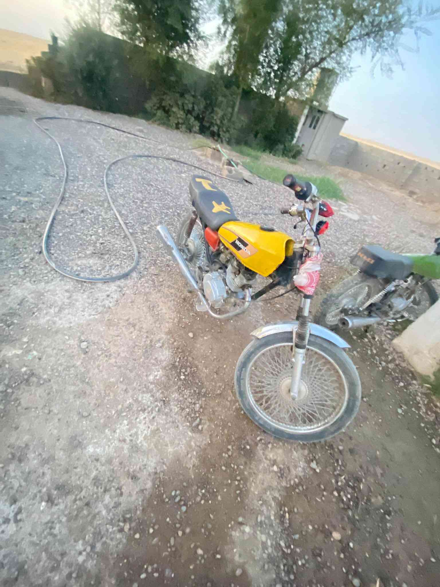 تايكر 20 حربي محرك مفتوح
ماطوري جديد ويا راصطه  كامله وياله جدد

كهربايات شغاله نشرات بومه 2

السعر 300 وبي مجال 

هـ***********

يرهم مراوس 

دبلات شغاله 
مكان جنوب الموصل قياره
