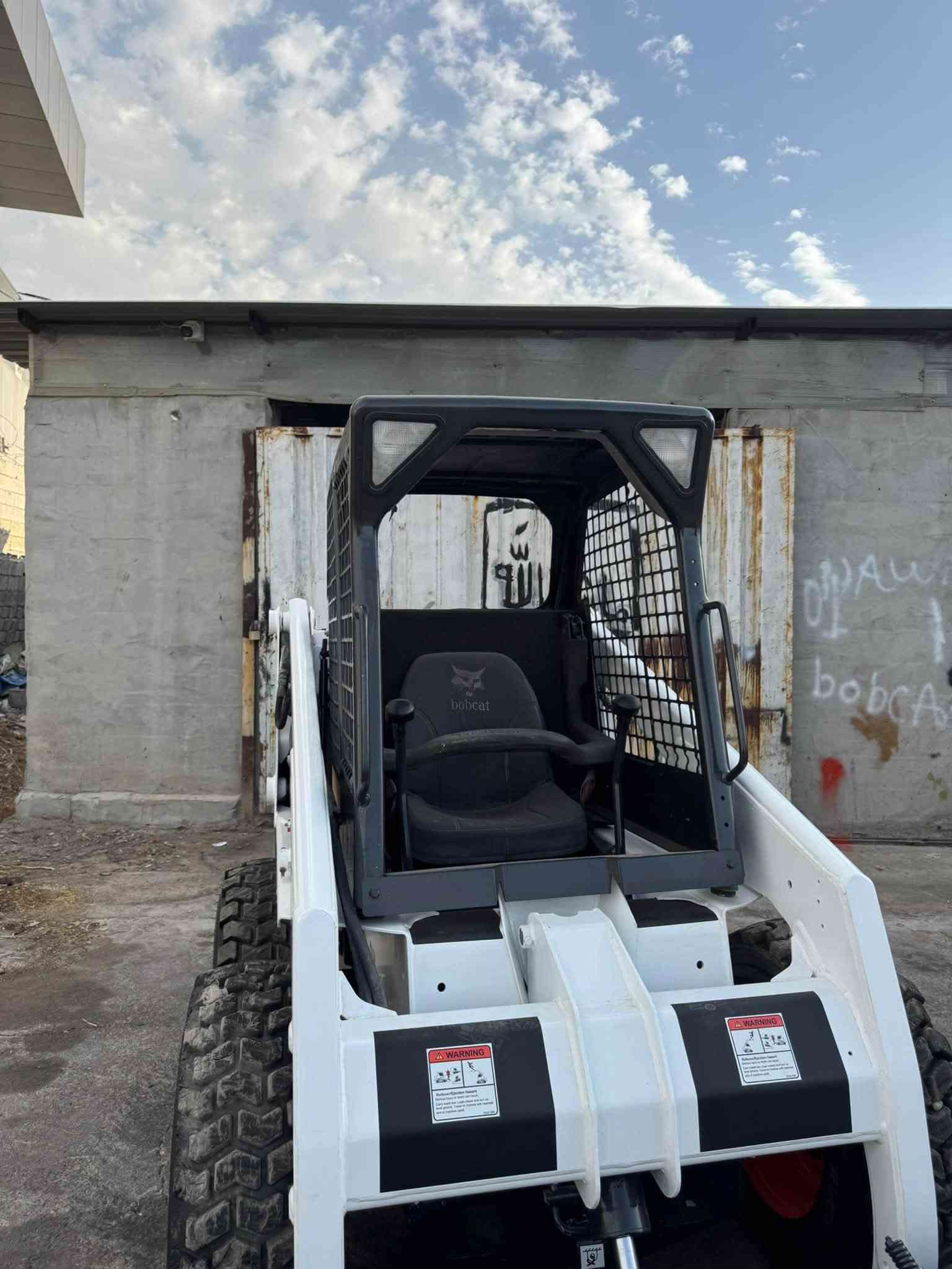 🚜 بوبكات للبيع – موديل 2011 🚜
🔹 الموديل: 2011
🔹 الحالة: نظيف جداً
🔹 المنفست: موجود
🔹 ما مشتغل عليه أي شغل، كلشي على حالته الأصلي
🔹 النوزلات ما مفتوحة
🔹 جميع الأمور بالضمان ✅

💰 السعر:155 ورقة

📍 المكان: أربيل – هەولێر
📞 واتساب: ***********

✨ بوبكات نظيف وأصلي، جاهز للعمل
