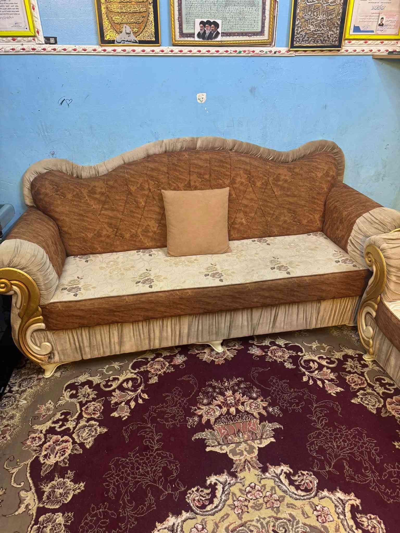 السلام عليكم عليكم للبيع تخم قنفات مستعمل بعده نضيف السعر 130 وبي مجال مكان كربلاء حي العباس شراي يتصل ***********
