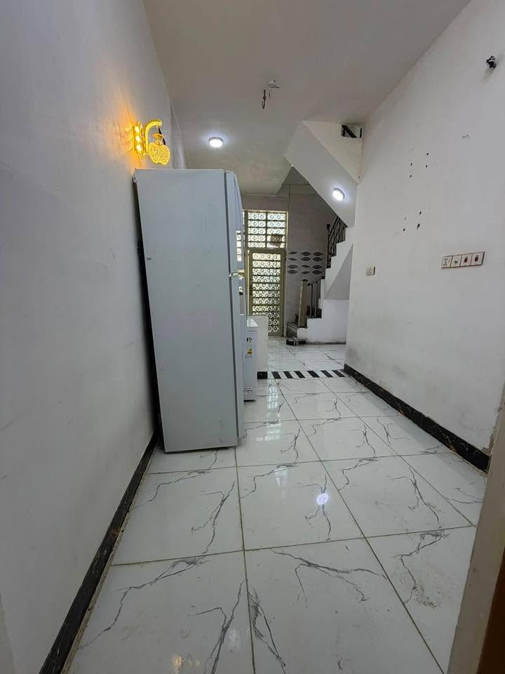 🏠 دار 50م – النجف الأشرف
📍 بصف السوك مقابل ملحق قرية الغدير عمود301
🧱 طابوق جمهور | 🏗️ سقف كونكريت
🛏️ غرفة + 🛋️ صالة + 🍳 مطبخ + 🚿 حمام + 🌤️ منور كامل +حجر درج+ خط مؤيد+ جاهز البيت +للسكن+
💰 20وبي مجال   قابل للتفاوض
📞 ***********2
