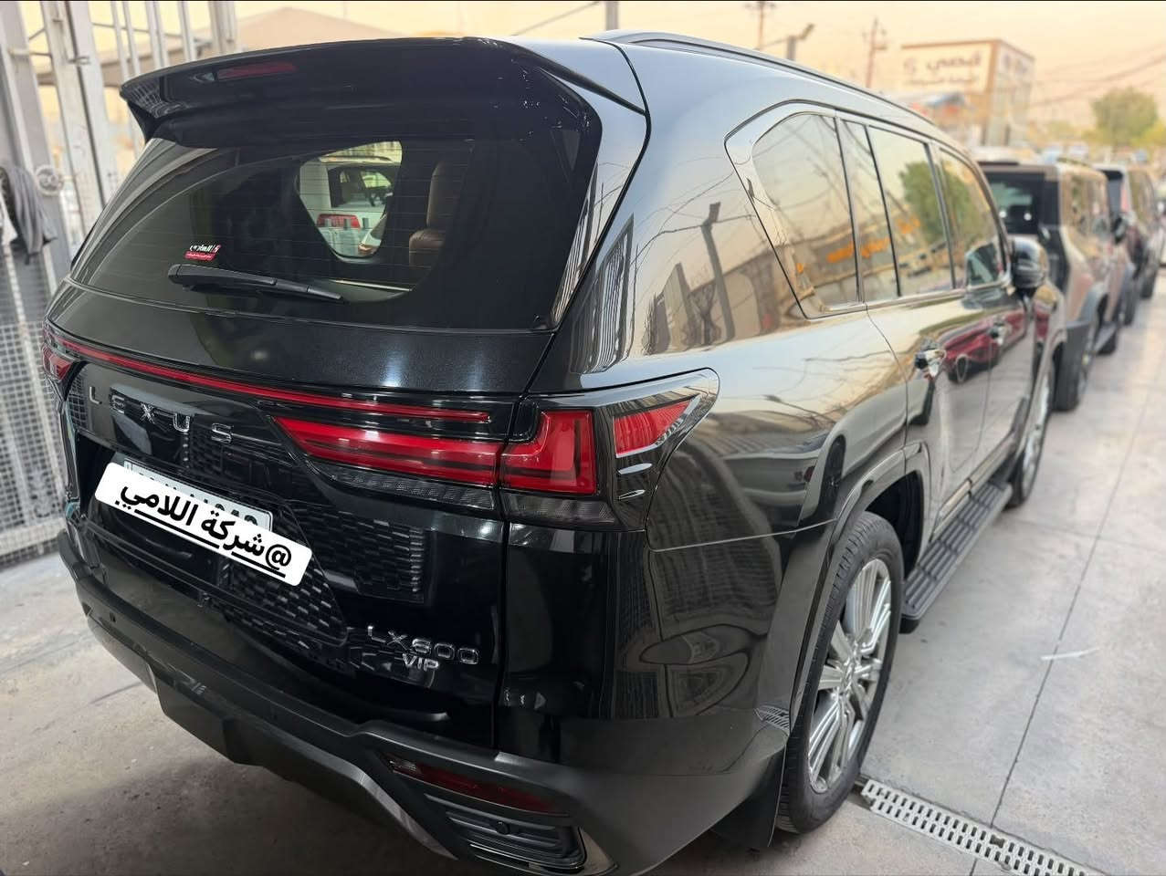 السلام عليكم 
لكزس 2023 vip SAS
مغلفة ppf مكفولة كفالة عامة 
فول مواصفات اعلى فئة بيهن 
4 راكب 
ماشية 31 الف كيلو متر 
سعرها:100 الف دولار وبيها مجال بسيط 
للاسفسار اكثر:***********
***********
مكانها معارض النهضة شركة اللامي
