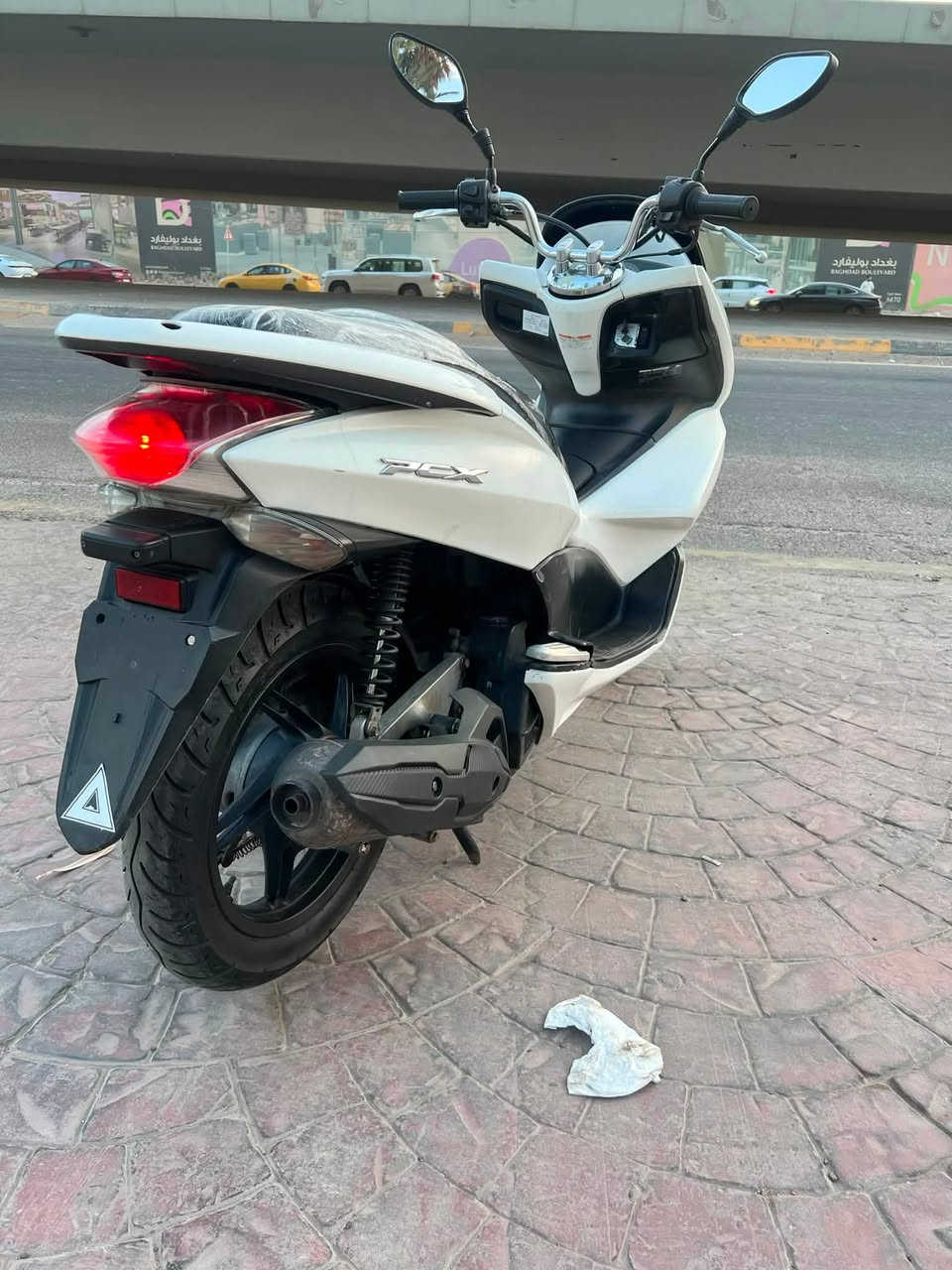 دراجه pcx  جيل اول مكينه  125
ماشيه (36) الف 
  دراجة  كلها ابلاديه شرط النضافه دراجهة مال رمبه المديل 2016 ماخذها رمبه  يعني مو مال شارع دراجه 
حساس ازدحام سويجات ٢ الدراجه كفاله عامه الدراجه على ايدي شوفت عينك ياباني الاصليJF جديده مكاني 
بغداد  المنصور اي استفسار 
هاذ رقم مابيه وتساب 
***********
