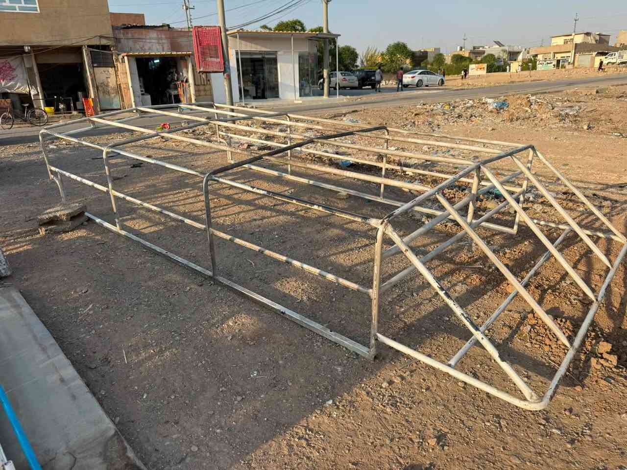 کەپرو چادری کیای 4000 بۆ فرۆشتن
چادرەکە نوێیە 

کەپرەکە 60 سانتیم بەرزە 

شوێن هەولێر 

***********
