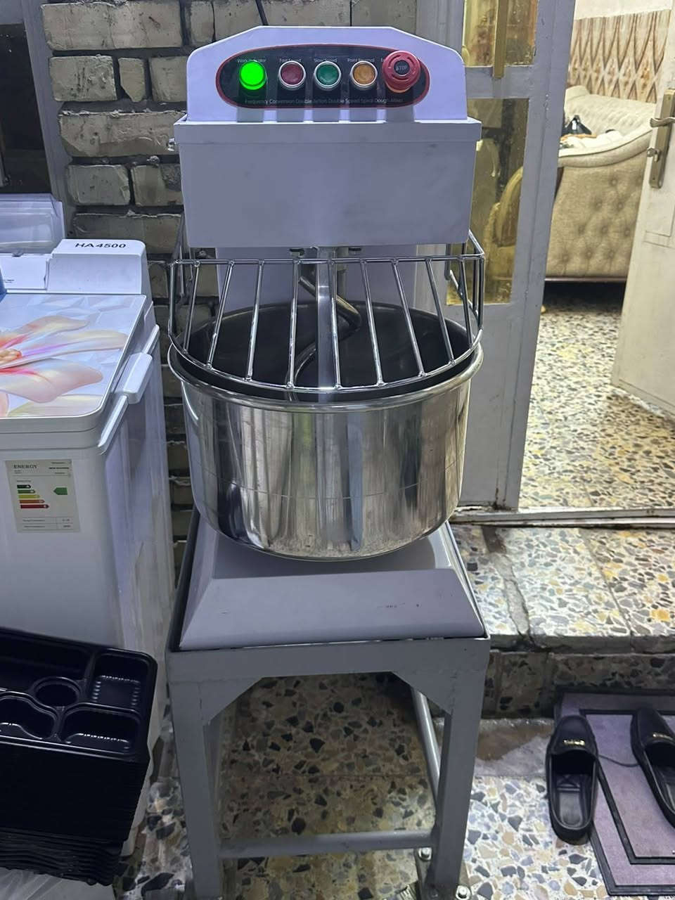 ثلاجة • الشعب • للبيع