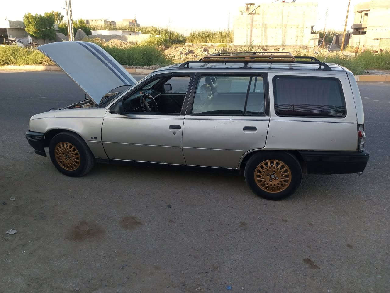 اوبل كاديت 91كابريتة جديدة مكينة كير خير من الله مكينة حاوية شاد شواصي تخم تاير مصبوغة عام خير من الله بسمي ديالى بعقوبة لسعر23وبيهةمجال ***********
