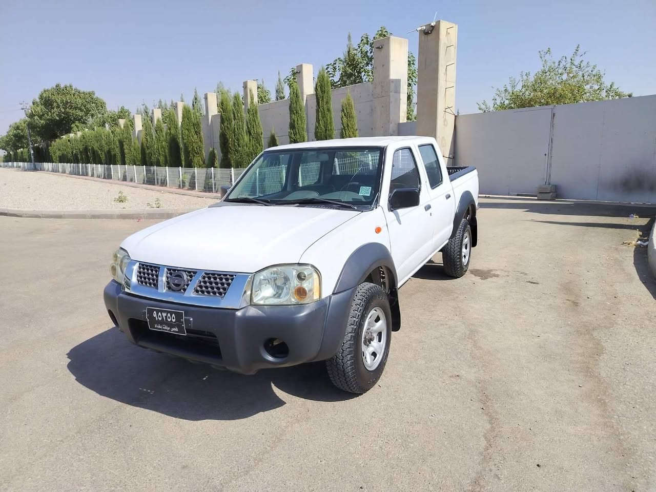 مۆدێل 2010 سەیارەکەمان ساغە
کۆدی بۆکراوە بارکۆدیش وەرگیراوە بەس ڕەقەم ماوە بیبەستین
سەیارەکە پەڵە پەڵە بۆیاخی هەیە من بەکامل ئەیفرۆشم هیچ دەعمولێدراوی نیە ئەگەر وردەیە یان شتێکی بەسیت
گێڕو مەکینەوتەبریت ساردوگەرم بەشەرت 
4تایەی لۆک تازە بۆی بەستراوە  ....دەبڵ ئەکسلی ئیش ناکات گاردنی پێشەوەی پێوەنیە ...سعری 65گەڵاویەک مەجالی برایەنە ...شوێن سلێمانی ڕەحمەتت لێبێ ئەگەر زۆر مشتەری نیت سەرم مەیەشێنە ***********
